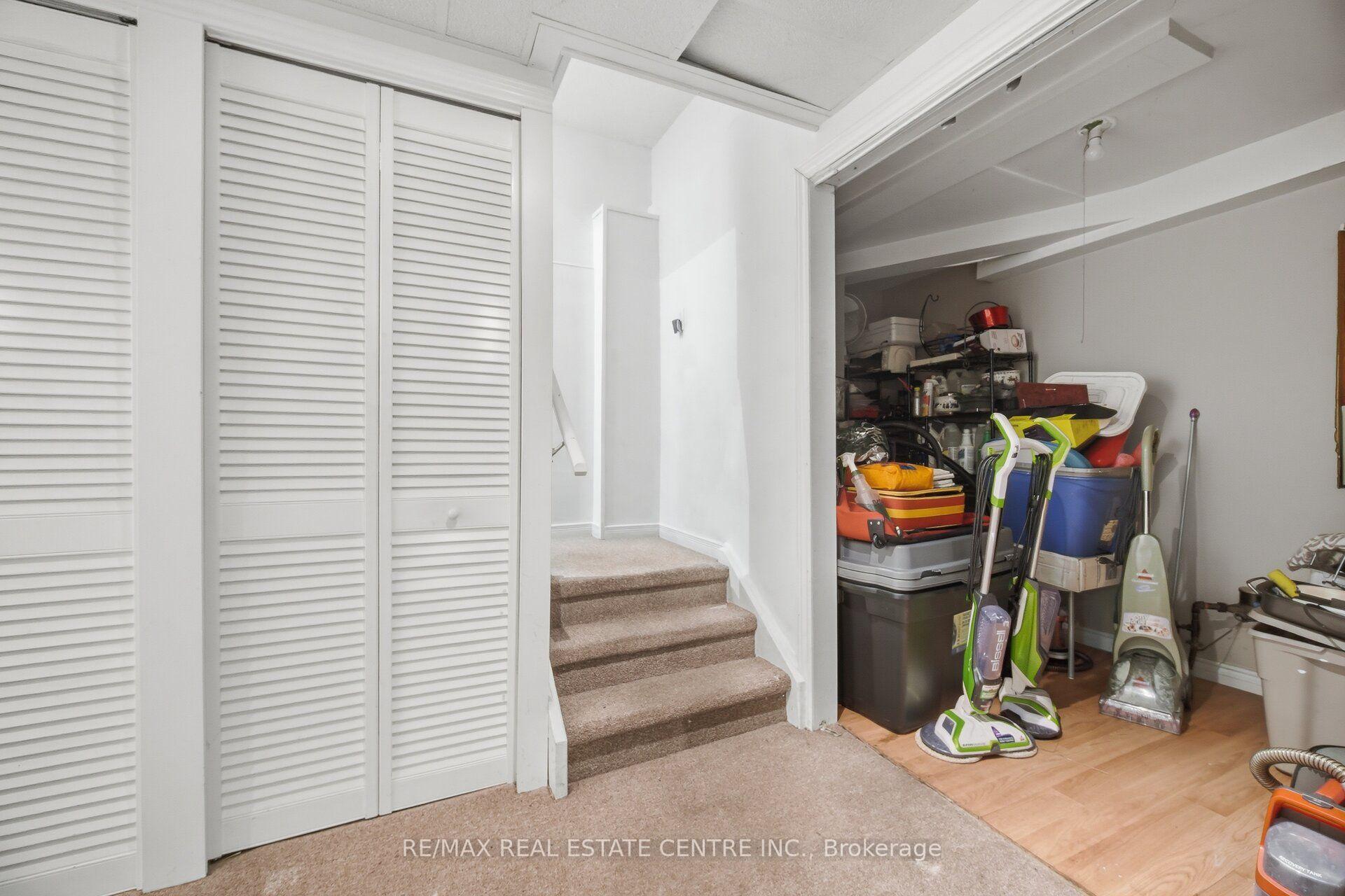 Photo 38 of 40 Langdale Crescent, Brampton, Fletcher's West — HOMEH