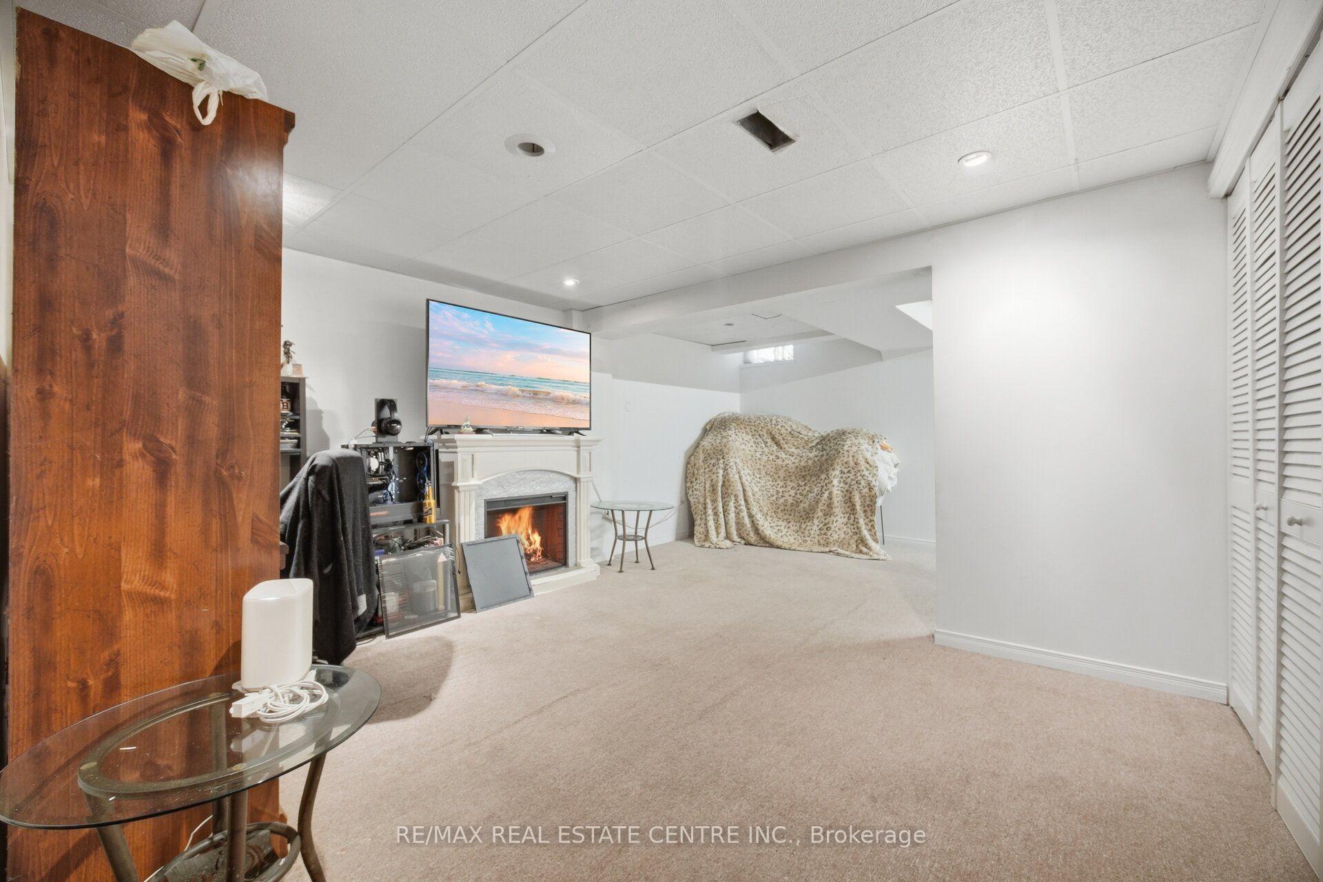 Photo 39 of 40 Langdale Crescent, Brampton, Fletcher's West — HOMEH