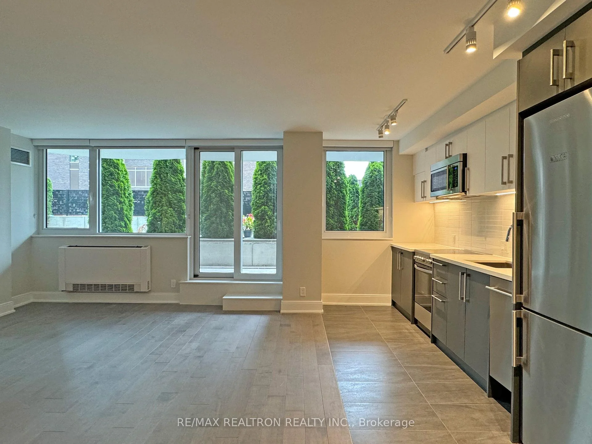 Photo 6 of Unit 301, 11 Walmer Road, Toronto, The Annex — HOMEH