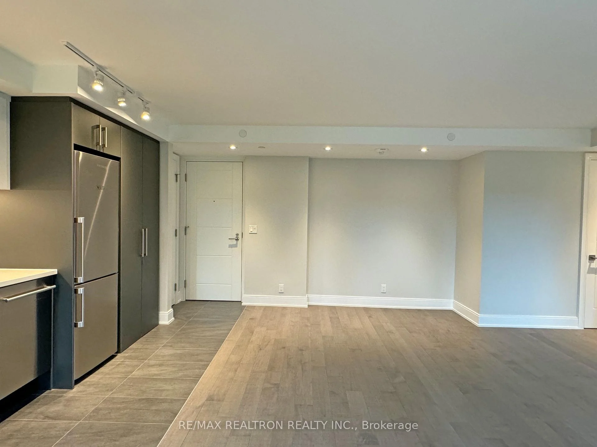 Photo 9 of Unit 301, 11 Walmer Road, Toronto, The Annex — HOMEH