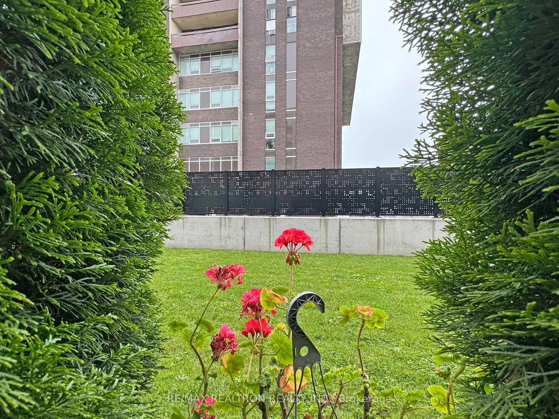 Photo 28 of Unit 301, 11 Walmer Road, Toronto, The Annex — HOMEH