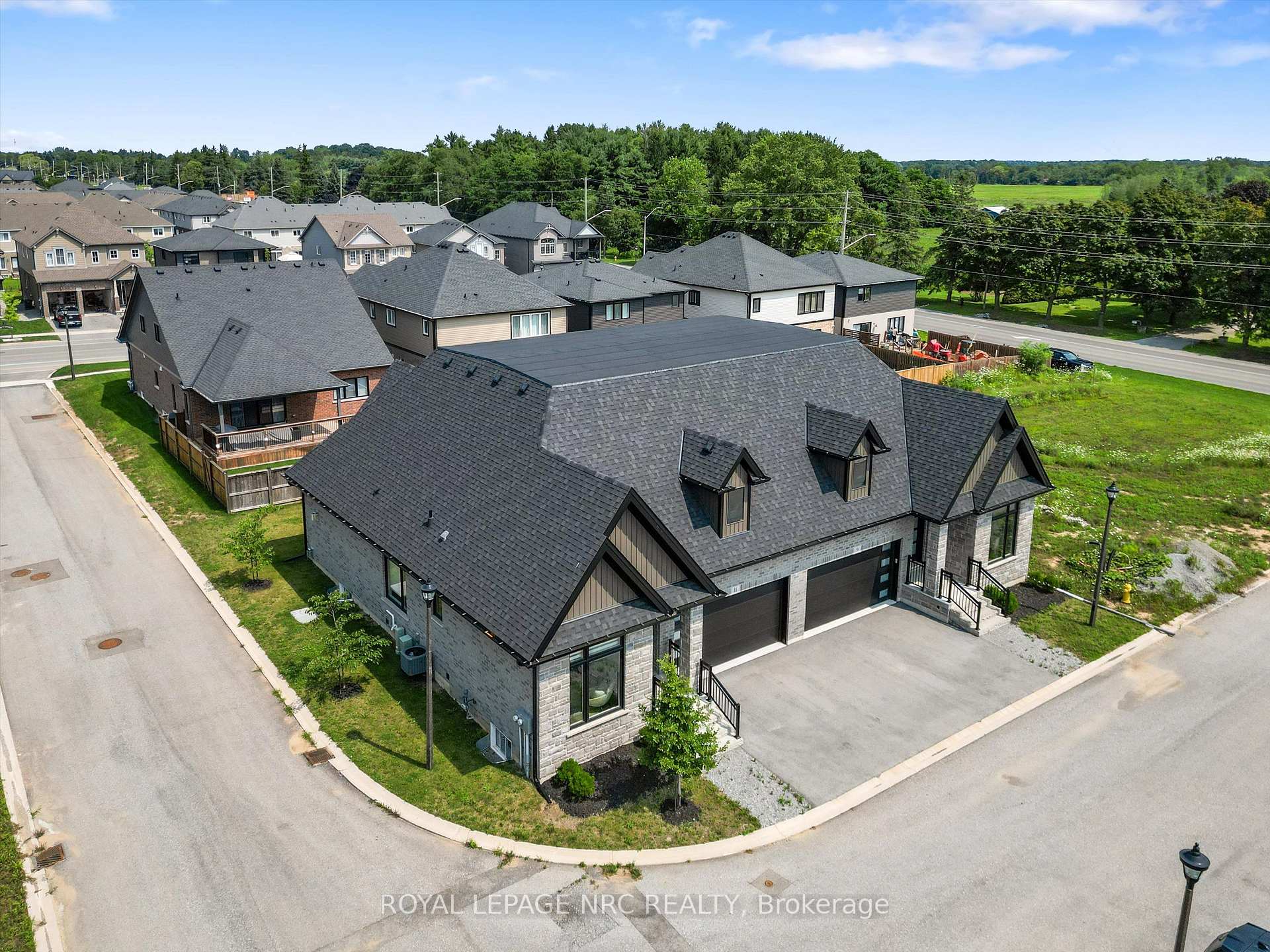 Photo 39 of 11 Primrose Street, Pelham, Fonthill — HOMEH