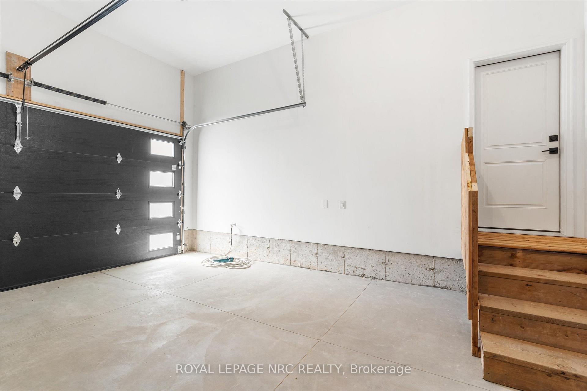 Photo 45 of 11 Primrose Street, Pelham, Fonthill — HOMEH