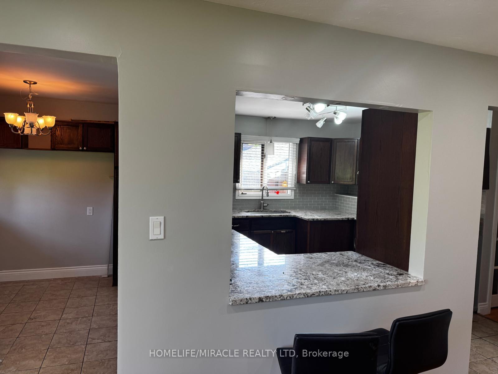 Photo 2 of 920 Willowdale Avenue, Oshawa, Donevan — HOMEH