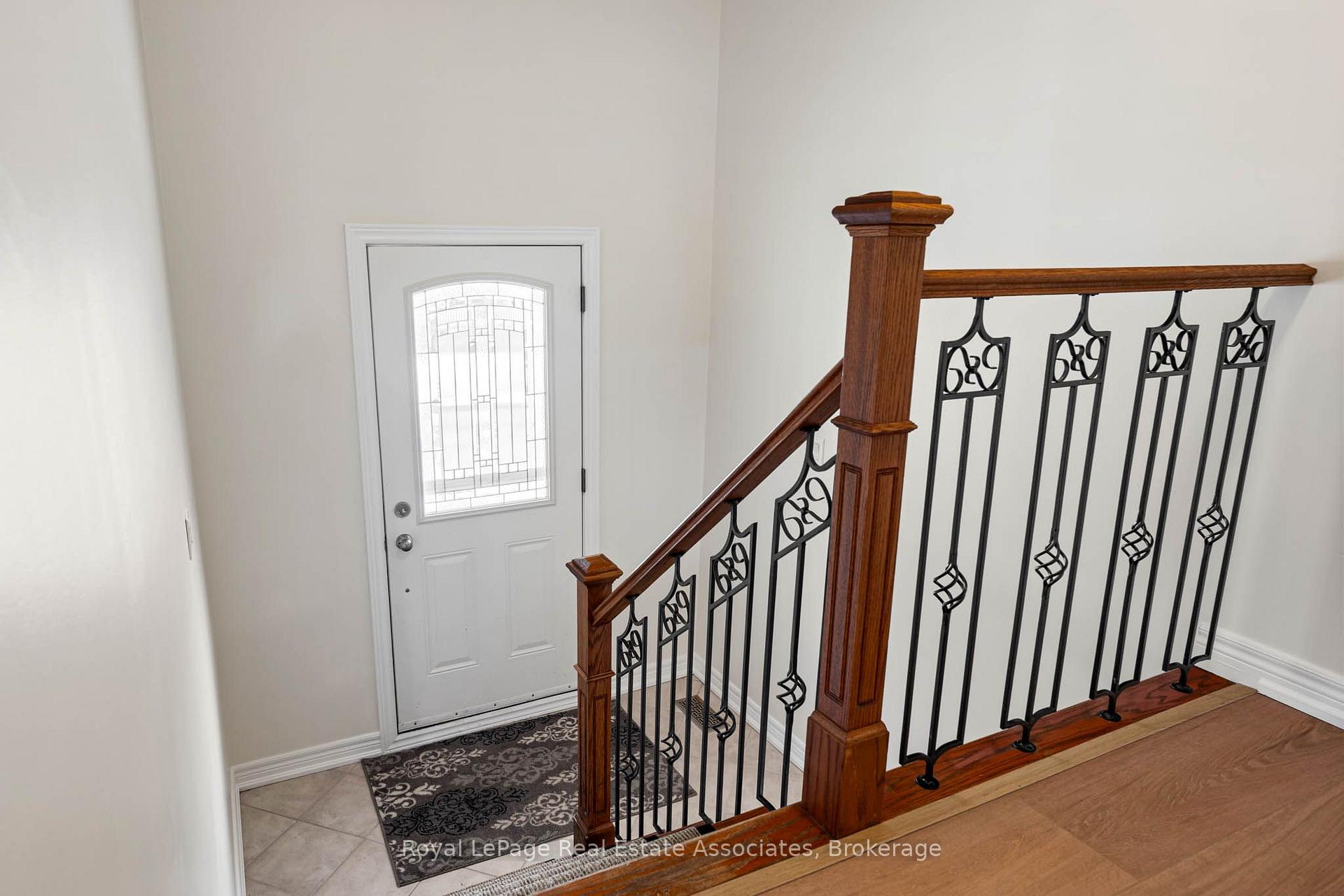 Photo 7 of 11 Berry Street, Halton Hills, Acton — HOMEH