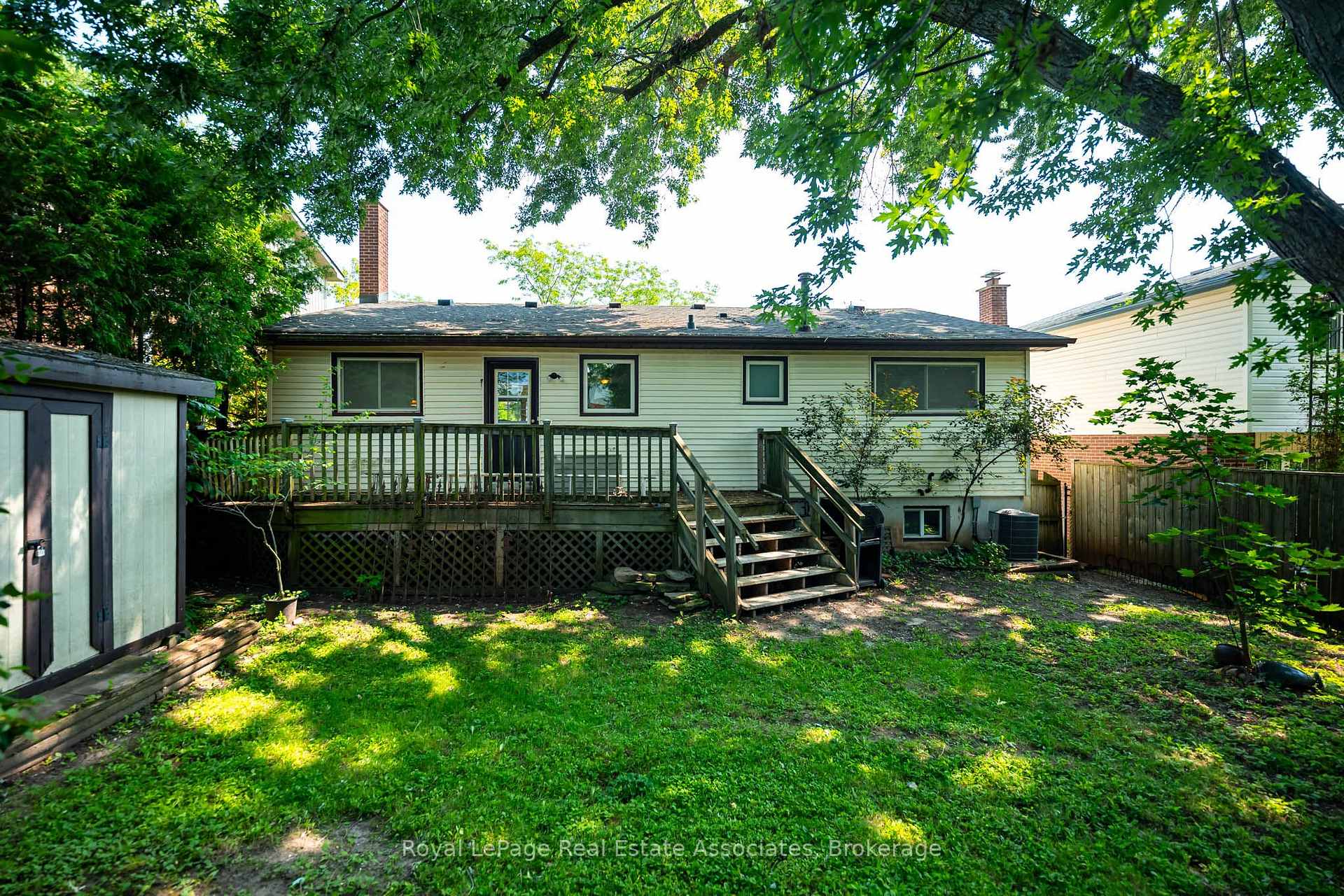 Photo 32 of 11 Berry Street, Halton Hills, Acton — HOMEH