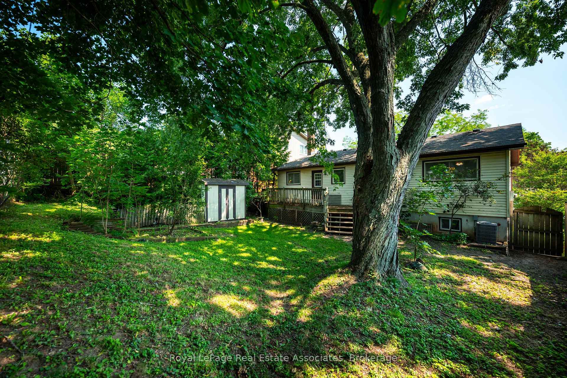 Photo 35 of 11 Berry Street, Halton Hills, Acton — HOMEH