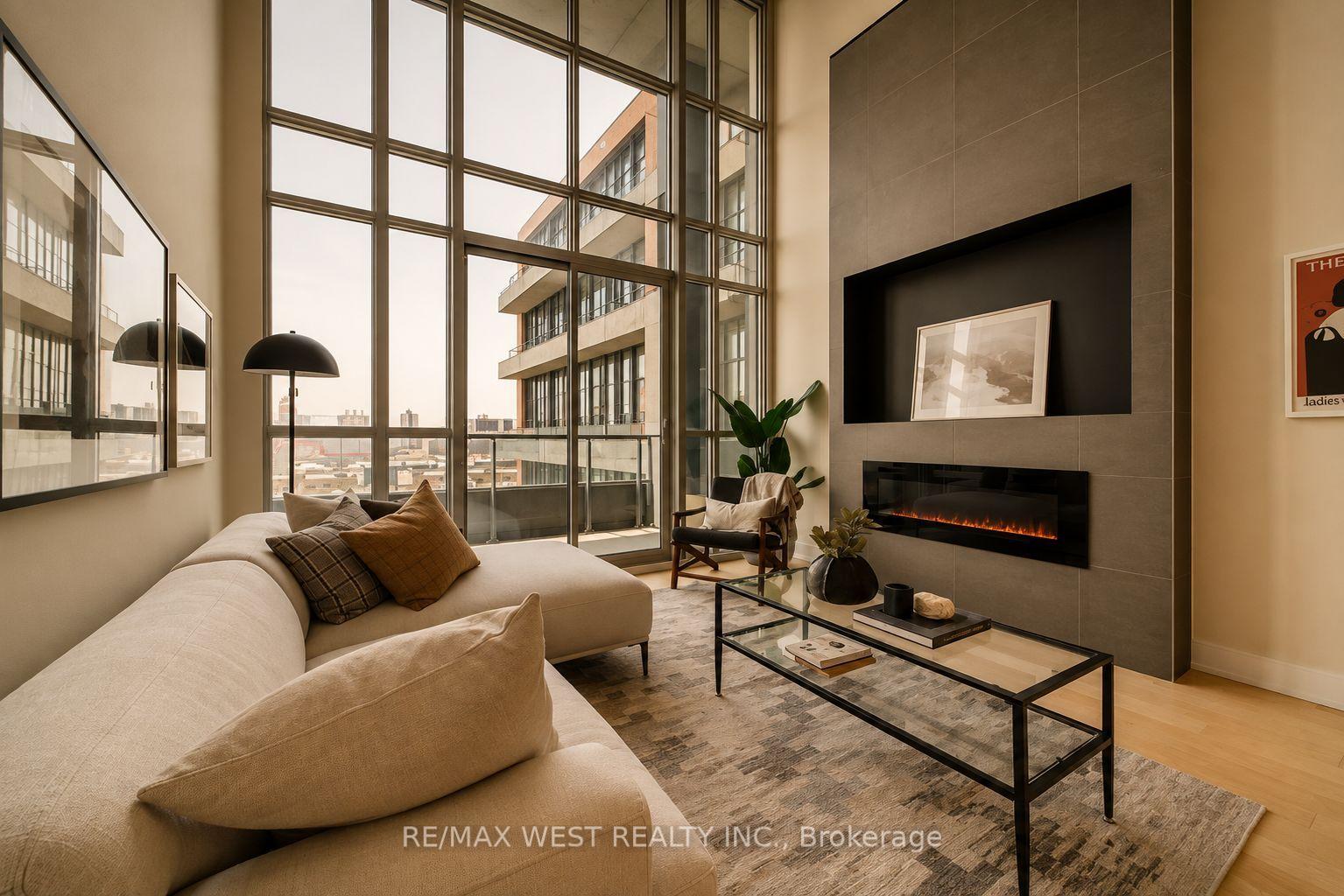 Front of Unit 546, 5 Hanna Avenue N