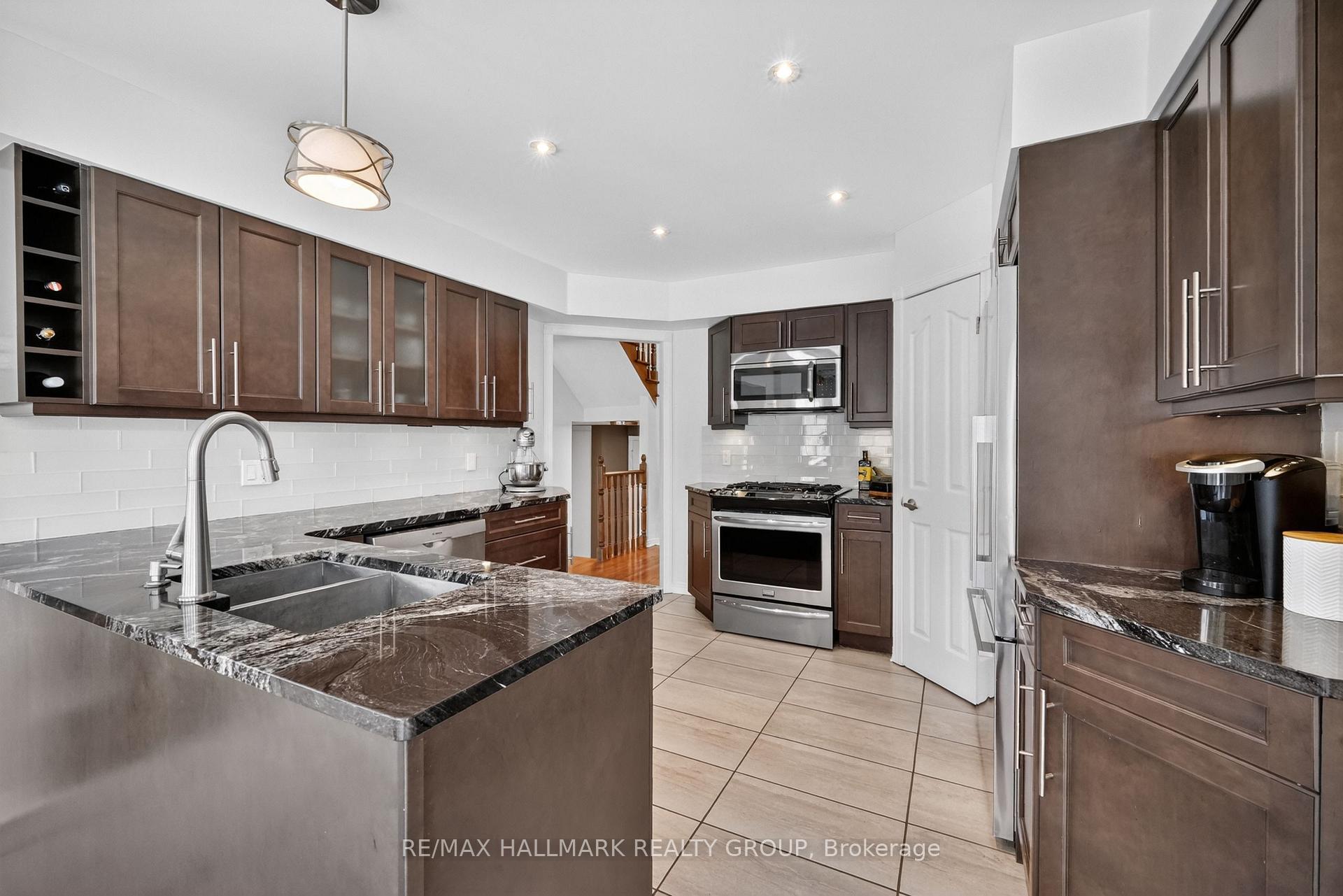 Photo 11 of 1091 Charest Way, Ottawa, Avalon East — HOMEH