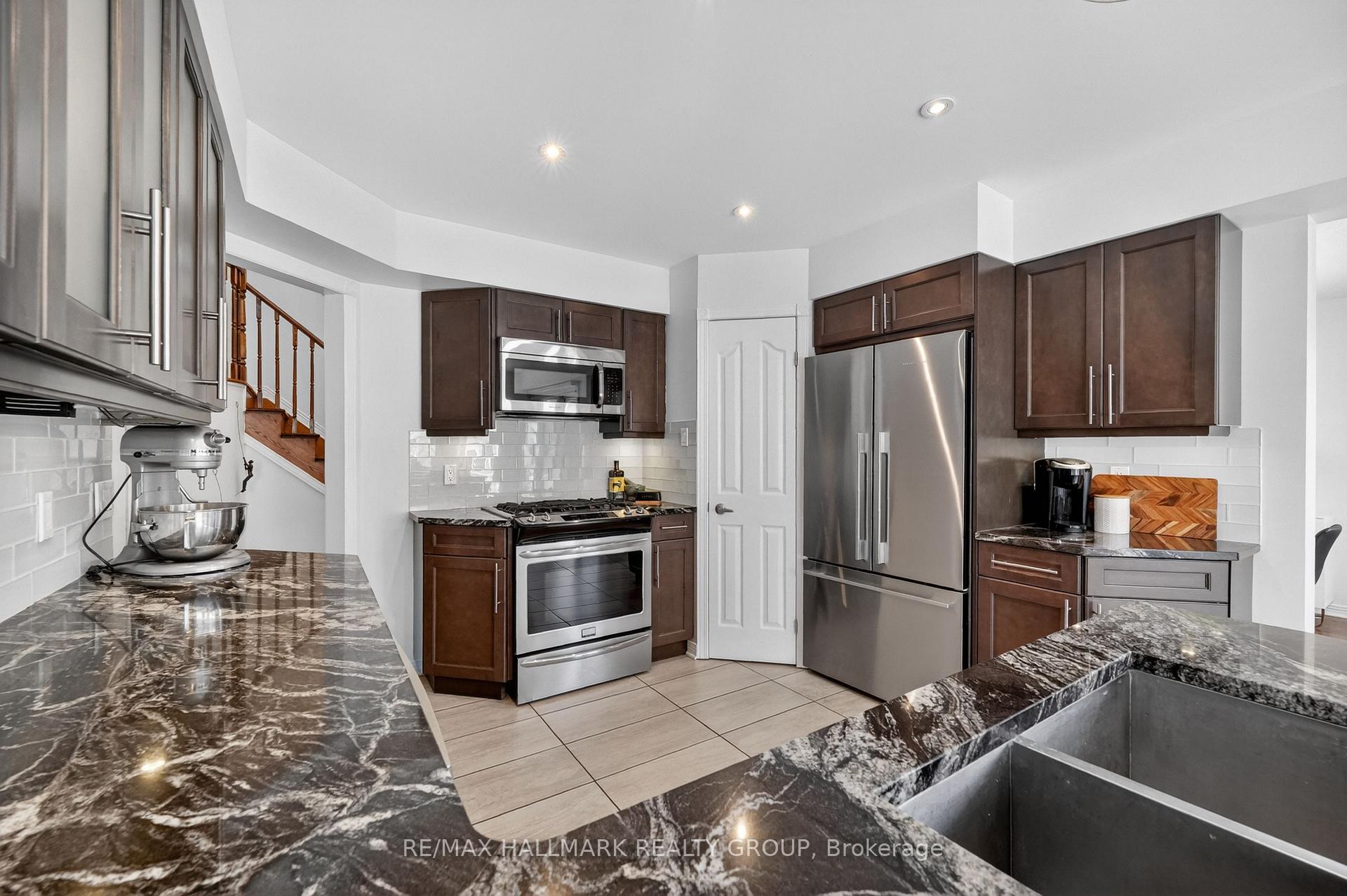 Photo 12 of 1091 Charest Way, Ottawa, Avalon East — HOMEH