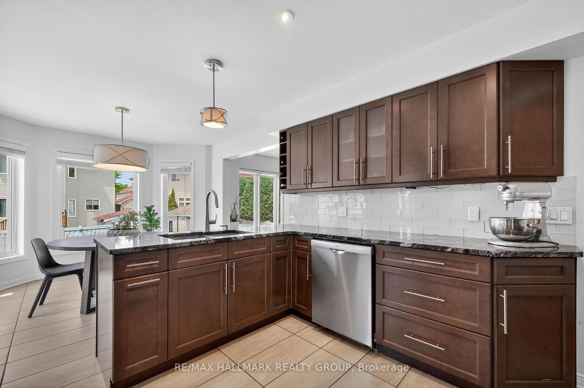 Photo 14 of 1091 Charest Way, Ottawa, Avalon East — HOMEH