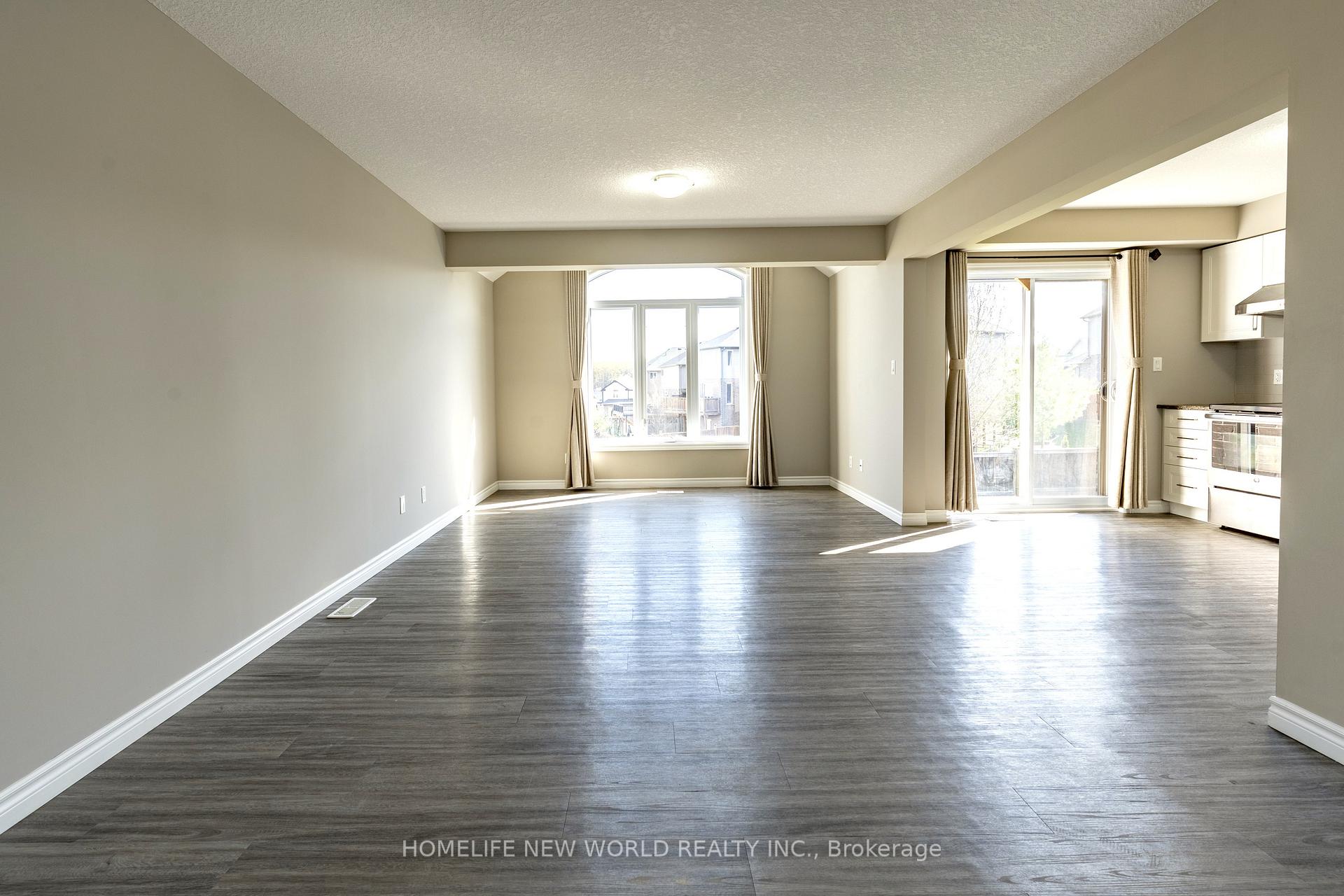 Photo 4 of 452 Avens Street, Waterloo, Columbia Forest/Clair Hills — HOMEH