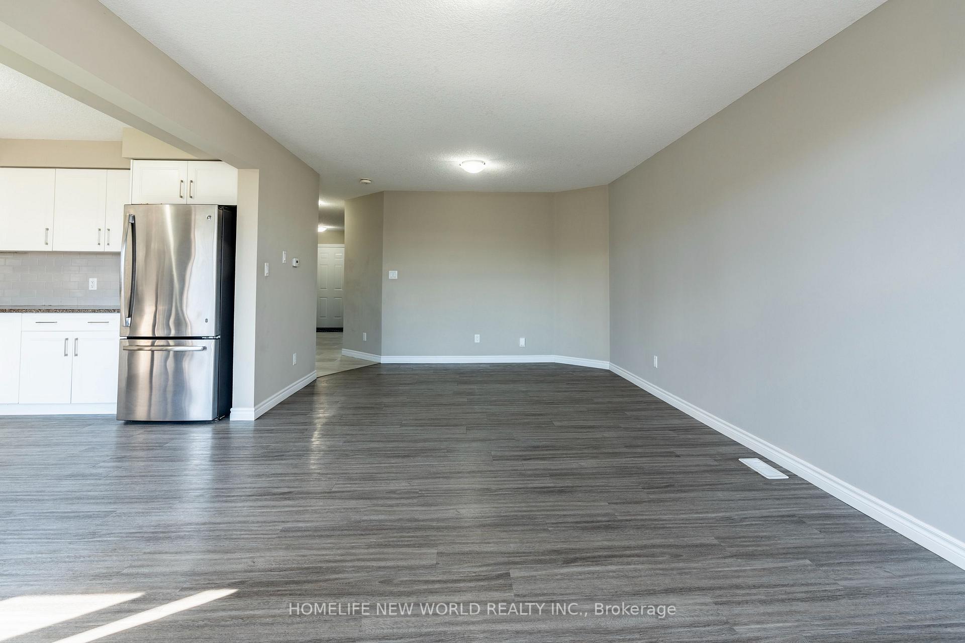 Photo 6 of 452 Avens Street, Waterloo, Columbia Forest/Clair Hills — HOMEH
