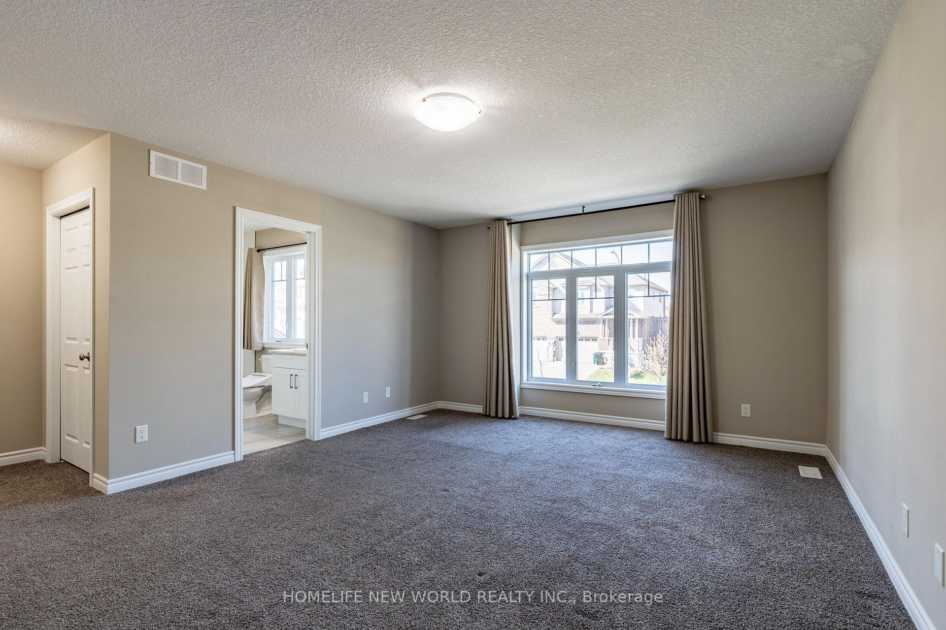 Photo 11 of 452 Avens Street, Waterloo, Columbia Forest/Clair Hills — HOMEH