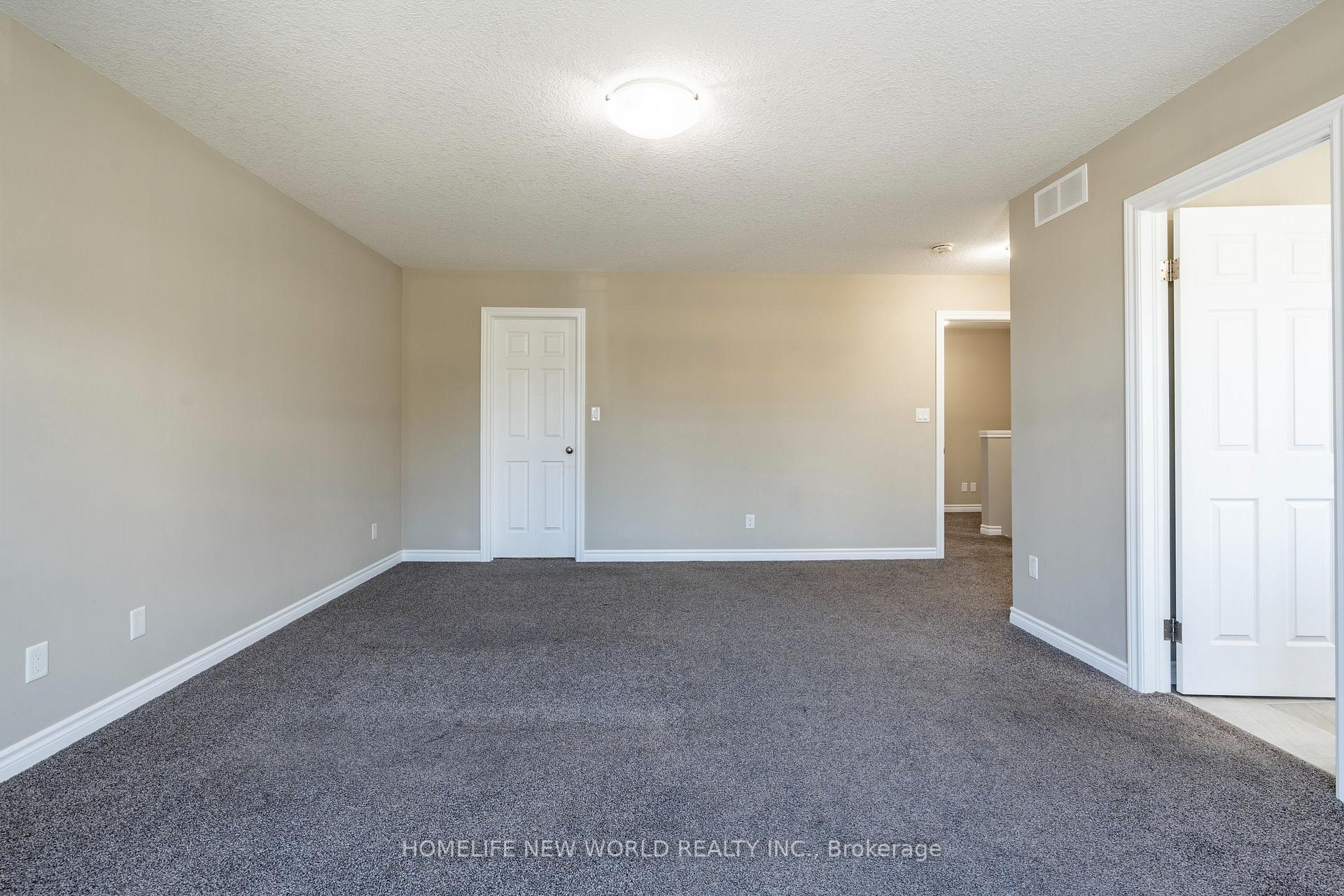 Photo 13 of 452 Avens Street, Waterloo, Columbia Forest/Clair Hills — HOMEH