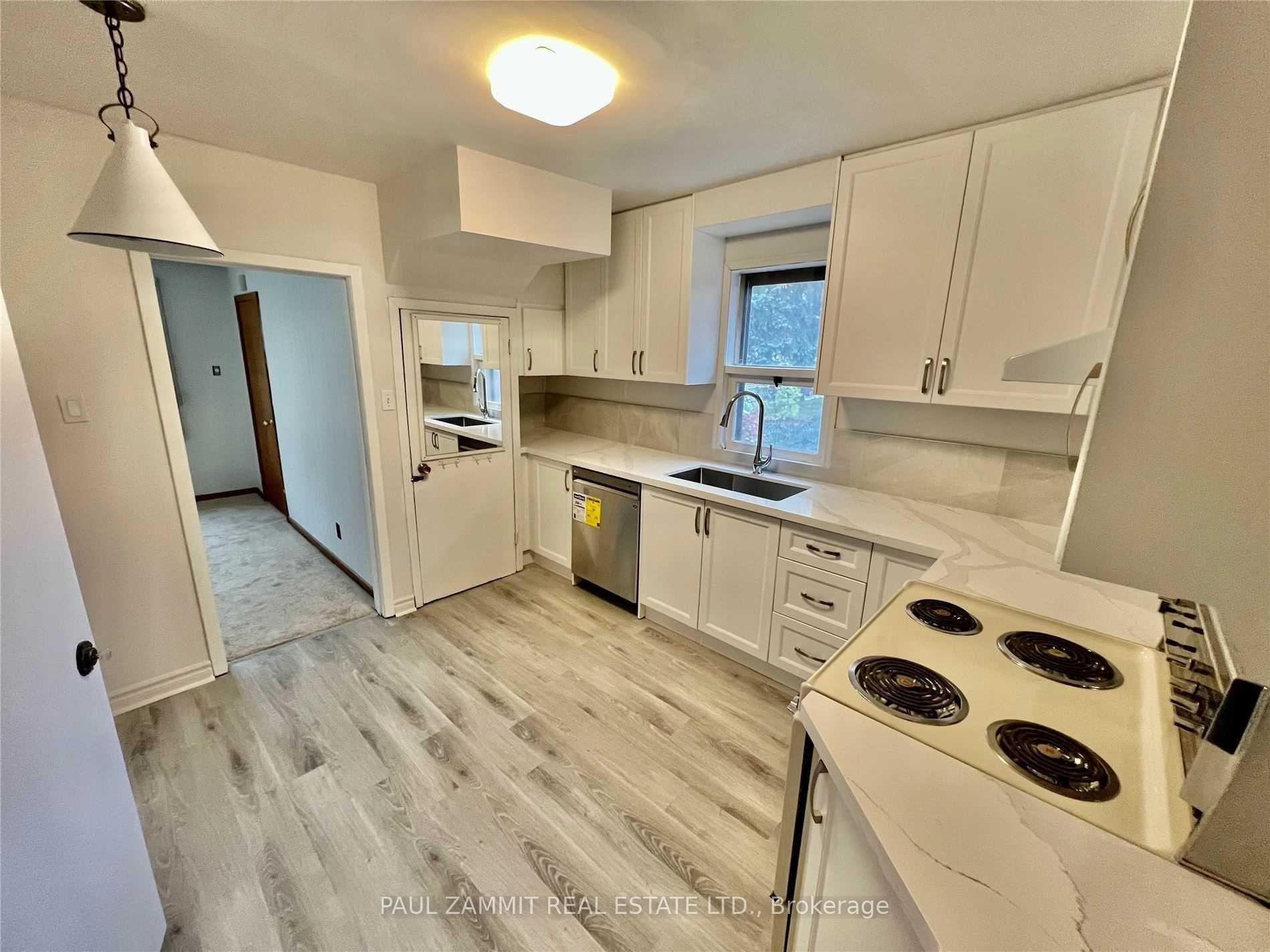 Photo 3 of 58 Morgan Avenue, Markham, Thornhill — HOMEH