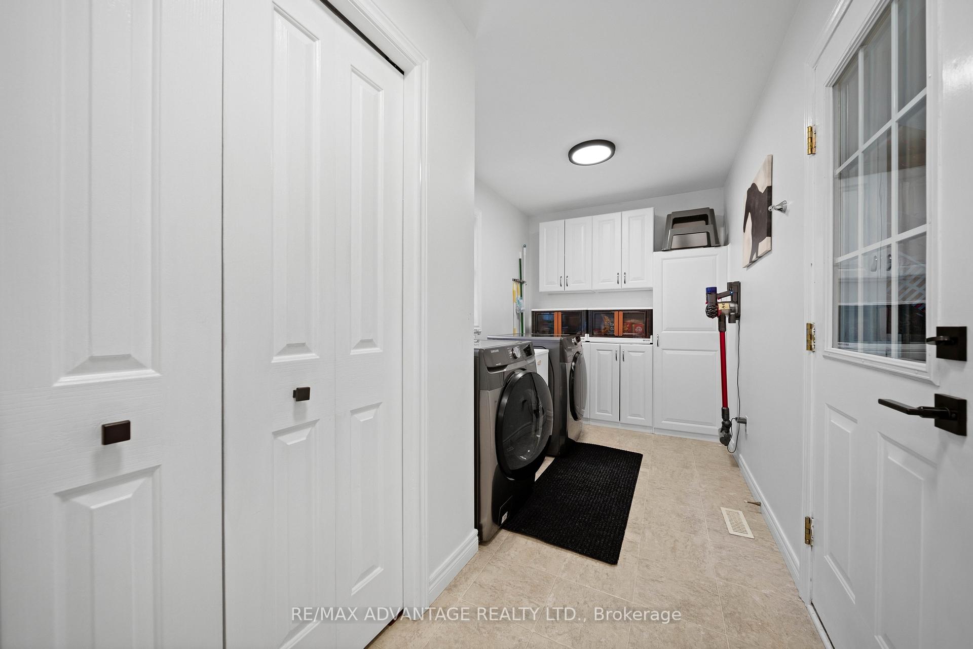 Photo 14 of 1519 Shore Road, London, South A — HOMEH
