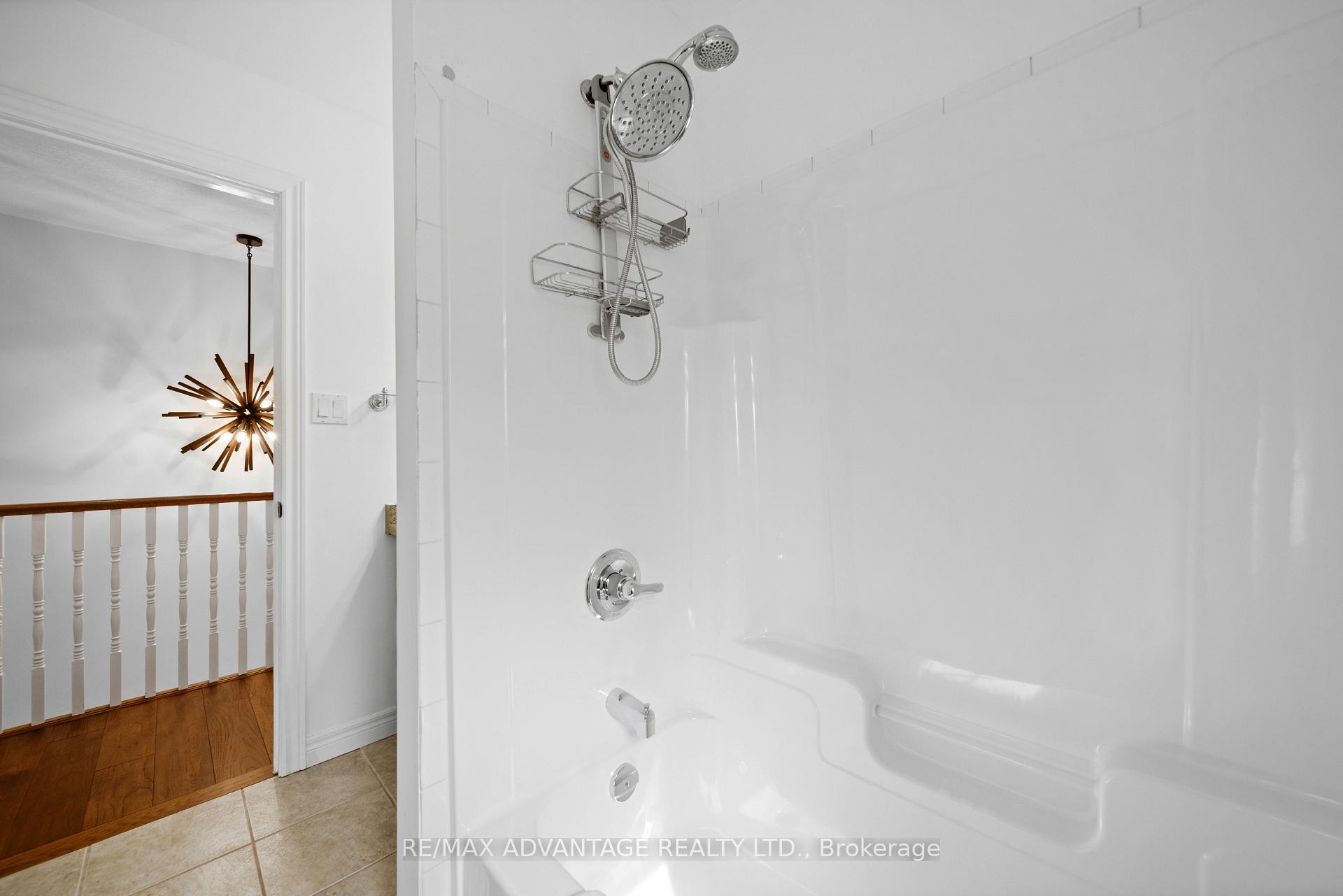 Photo 27 of 1519 Shore Road, London, South A — HOMEH