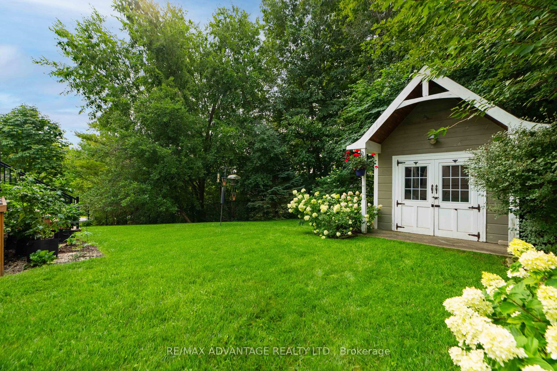 Photo 36 of 1519 Shore Road, London, South A — HOMEH