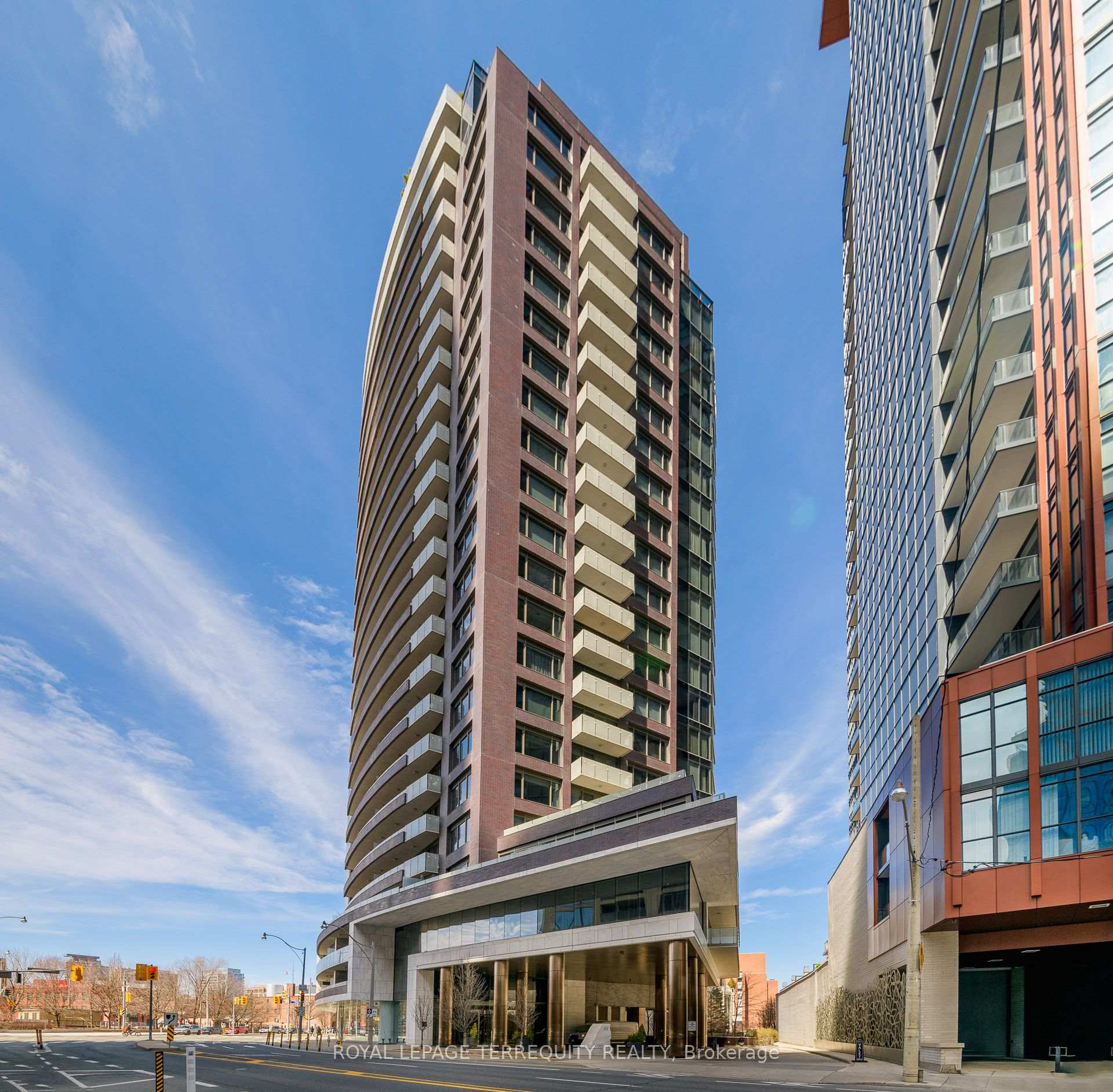 Photo 2 of Unit 1704, 88 Davenport Road, Toronto, The Annex — HOMEH