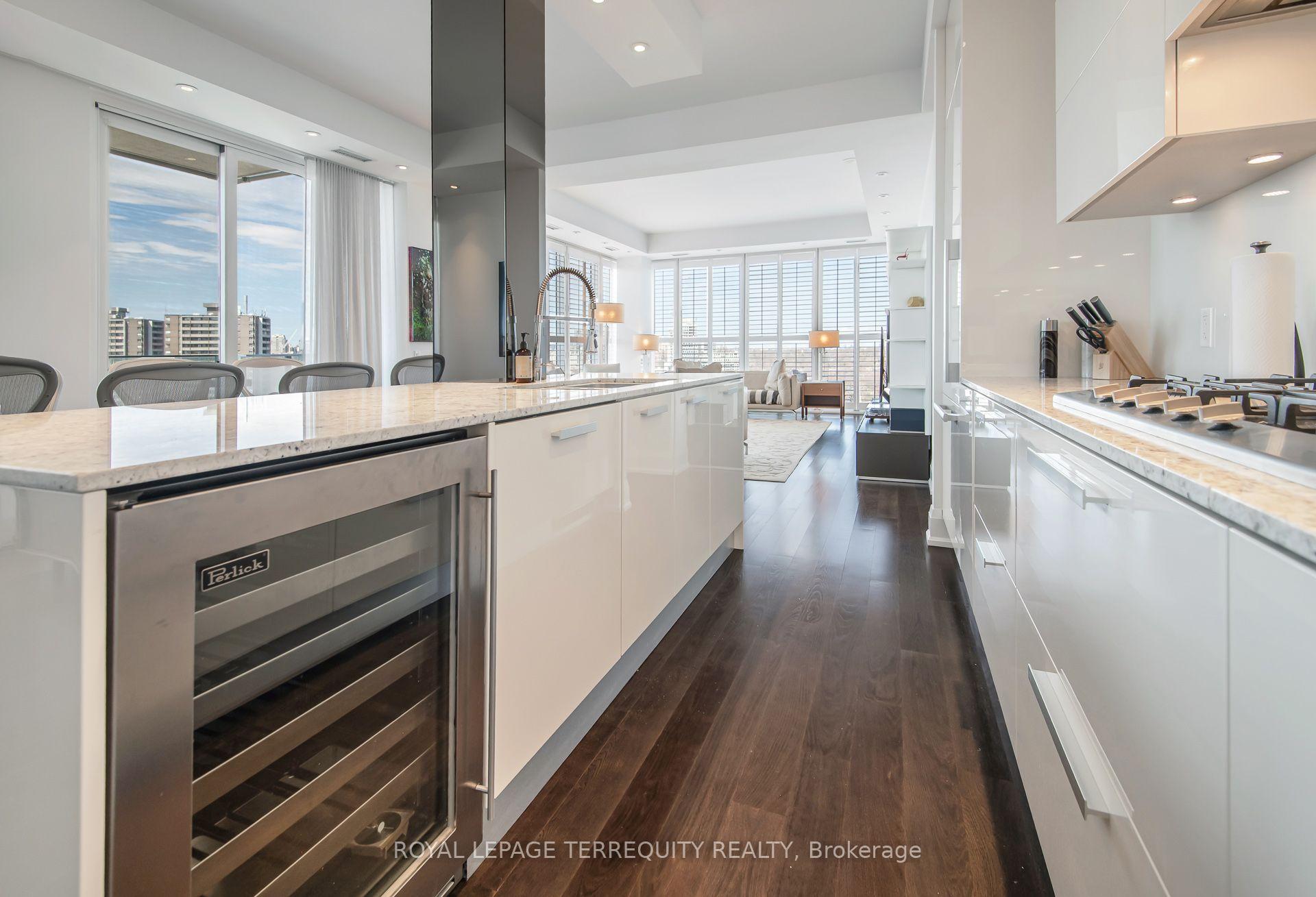 Photo 19 of Unit 1704, 88 Davenport Road, Toronto, The Annex — HOMEH
