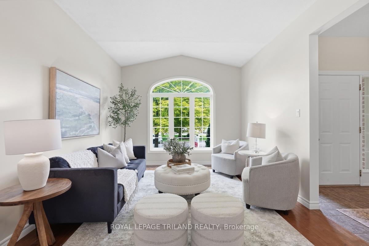 Photo 4 of 365 Richmeadow Road, London, North M — HOMEH