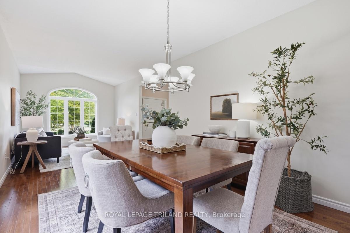 Photo 6 of 365 Richmeadow Road, London, North M — HOMEH