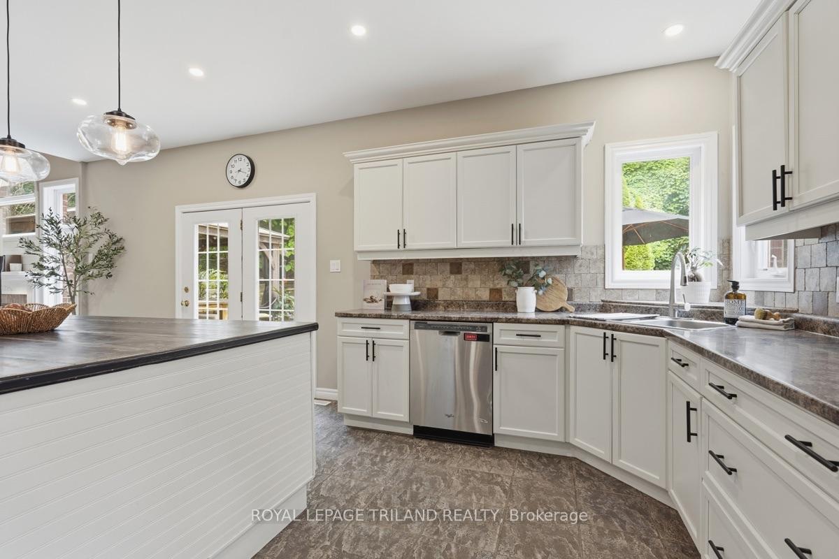 Photo 9 of 365 Richmeadow Road, London, North M — HOMEH