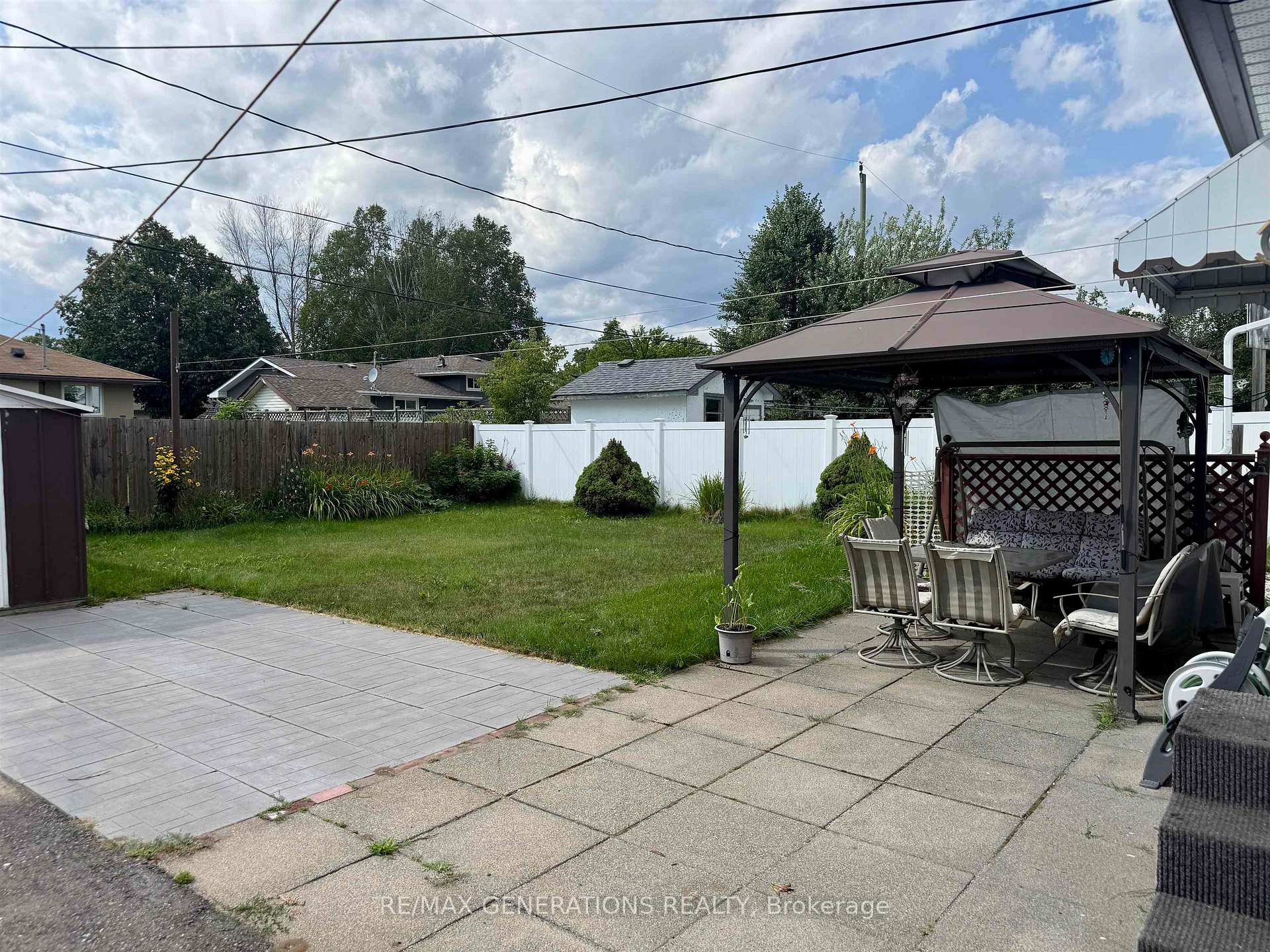 Photo 2 of 115 James Street N, Thunder Bay, Edgewater Park — HOMEH