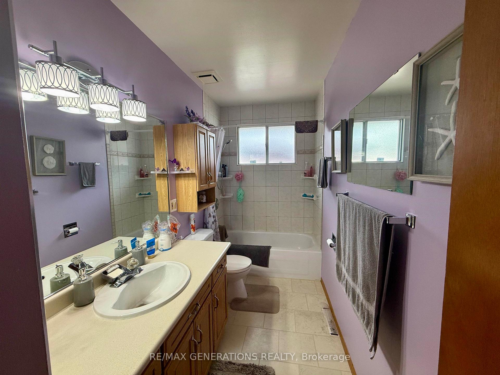 Photo 5 of 115 James Street N, Thunder Bay, Edgewater Park — HOMEH