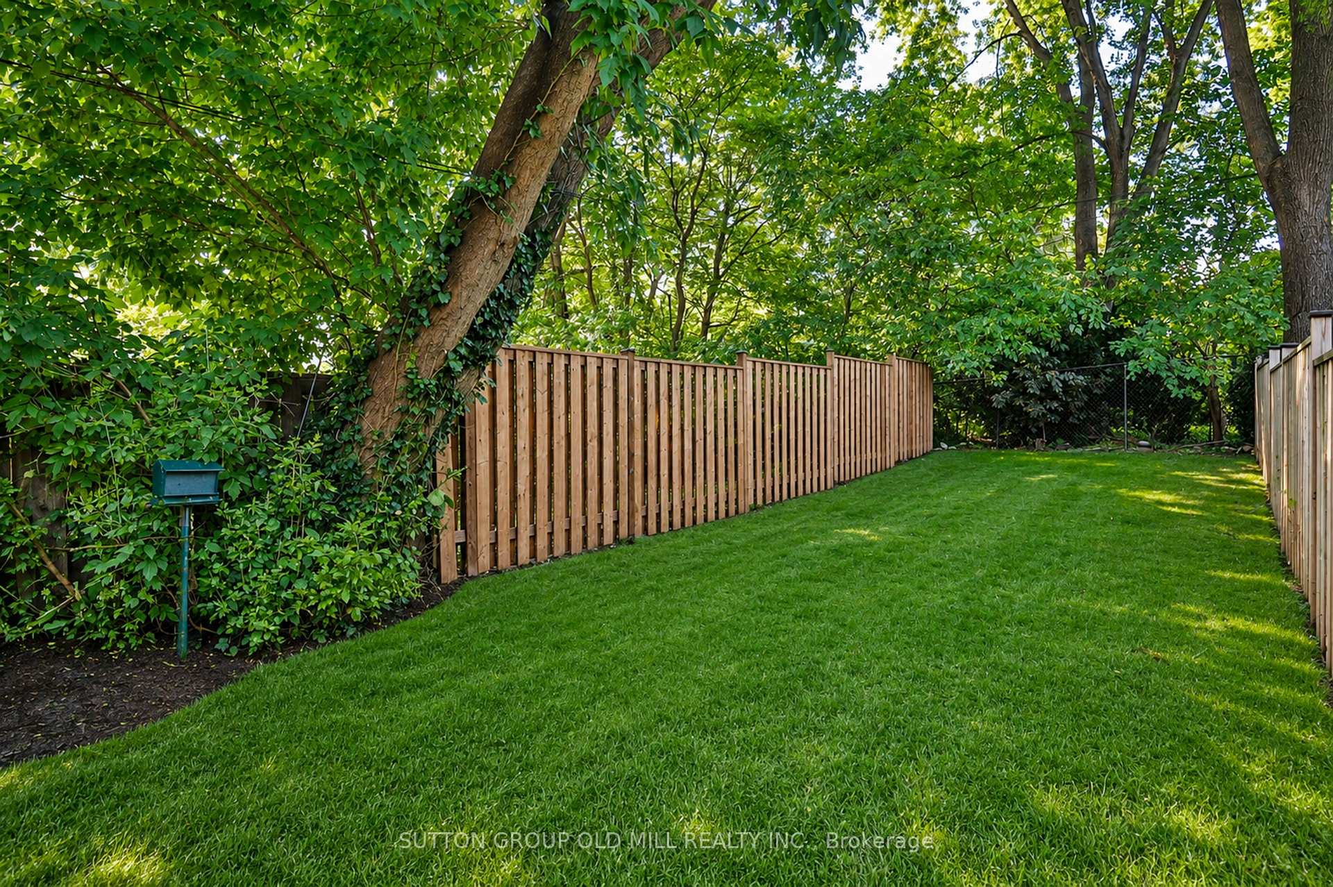 Photo 11 of 28 Eastmount Avenue, Toronto, Playter Estates-Danforth — HOMEH