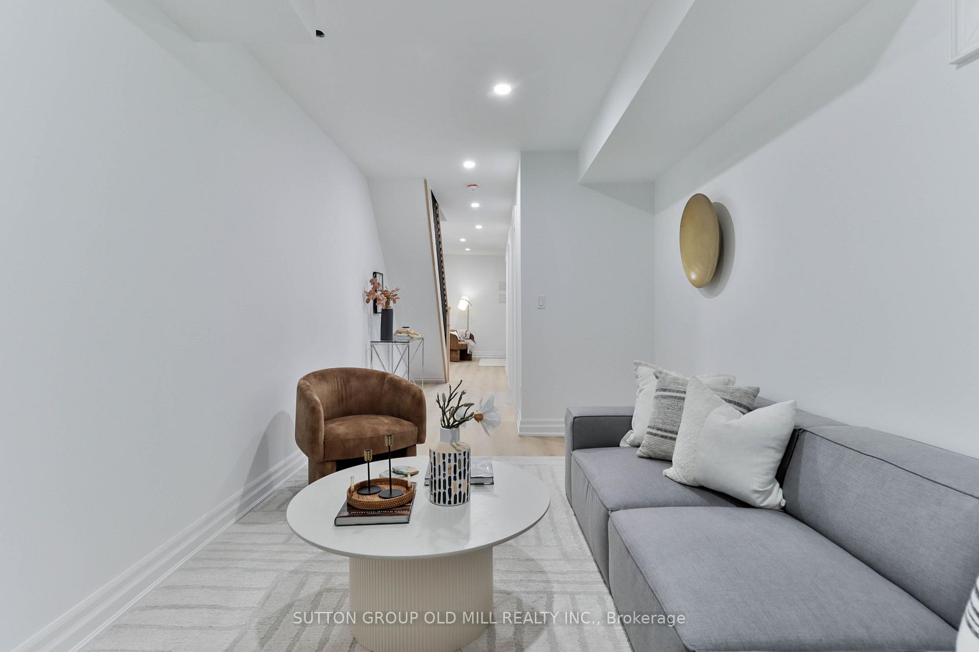 Photo 16 of 28 Eastmount Avenue, Toronto, Playter Estates-Danforth — HOMEH