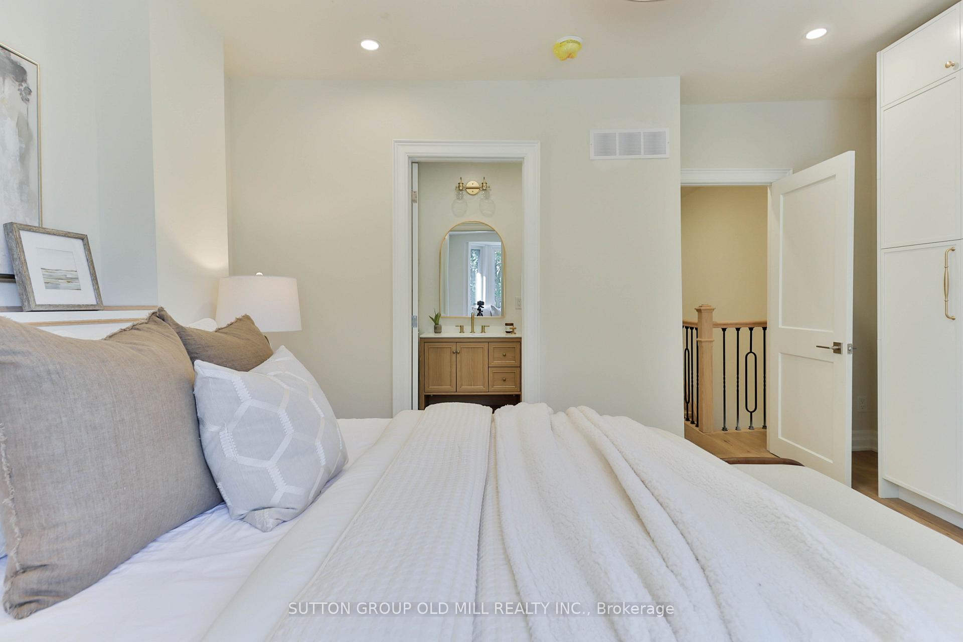 Photo 24 of 28 Eastmount Avenue, Toronto, Playter Estates-Danforth — HOMEH