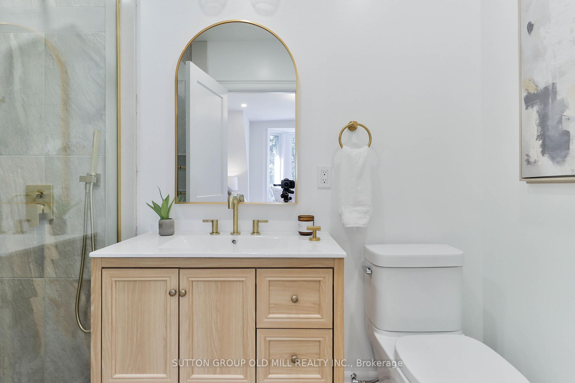 Photo 25 of 28 Eastmount Avenue, Toronto, Playter Estates-Danforth — HOMEH