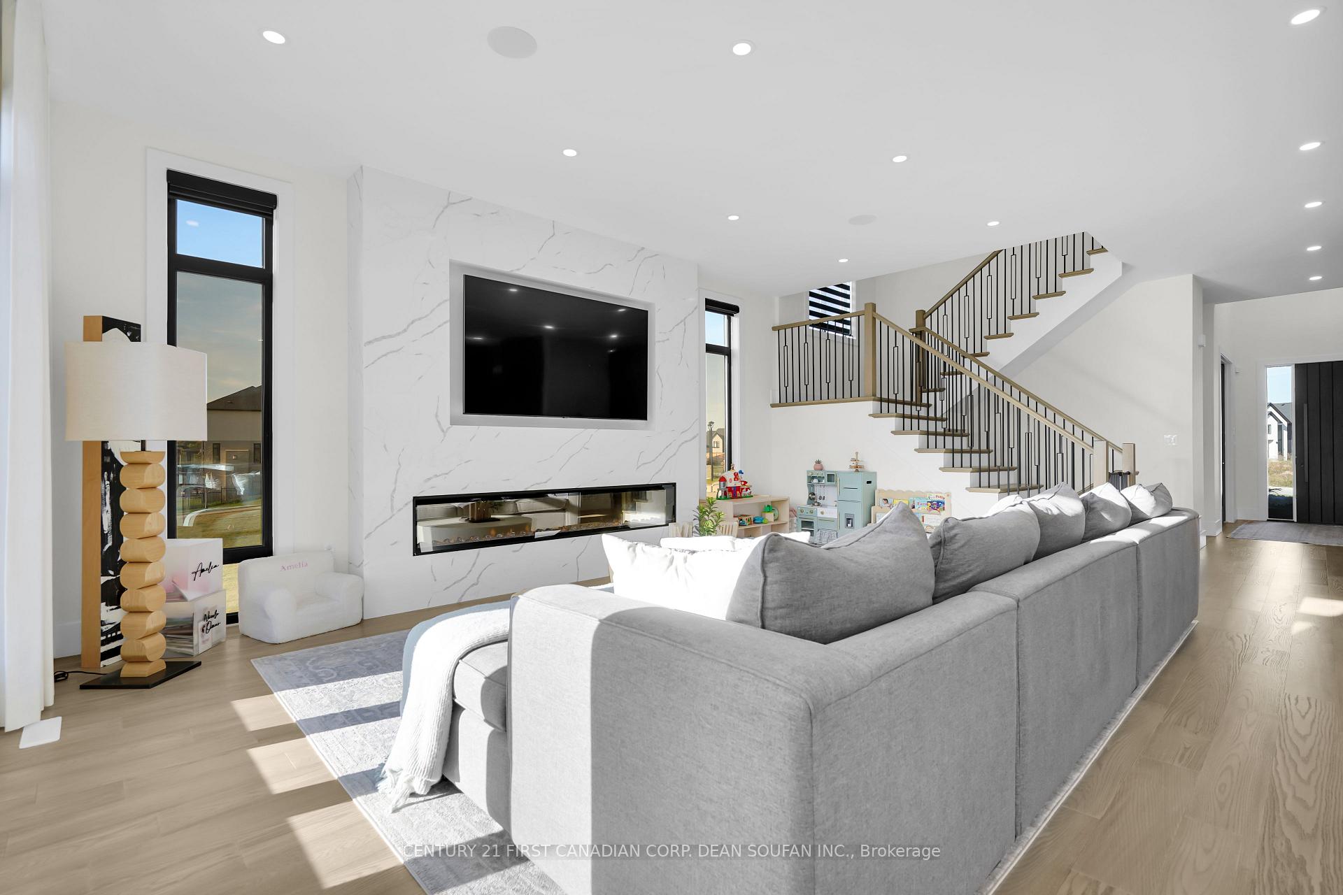 Photo 9 of 7110 Silver Creek Circle, London, South V — HOMEH