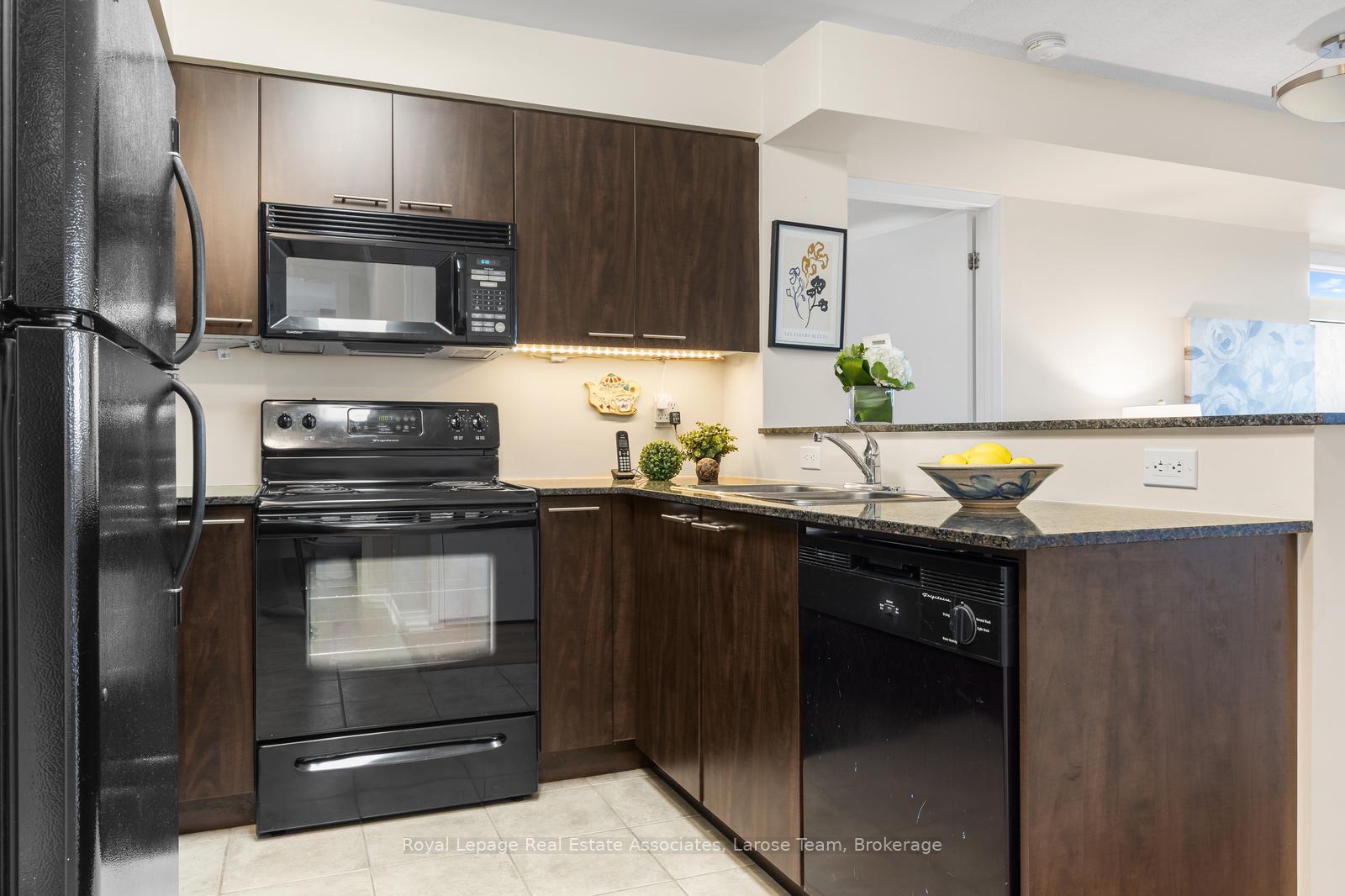 Photo 10 of Unit 611, 1050 The Queensway, Etobicoke, Islington-City Centre West — HOMEH