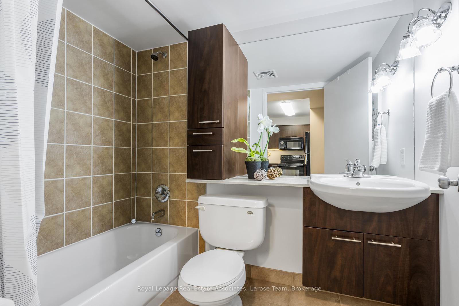 Photo 15 of Unit 611, 1050 The Queensway, Etobicoke, Islington-City Centre West — HOMEH