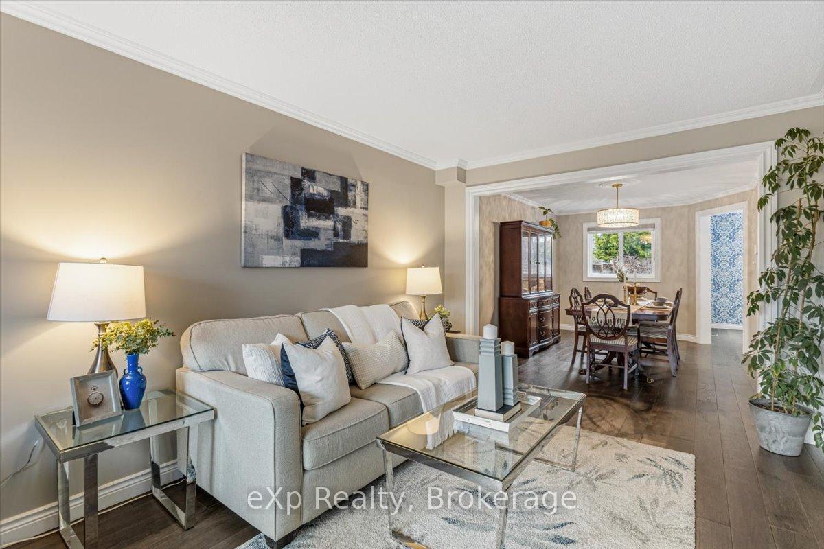 Photo 9 of 1067 Maury Crescent, Pickering, Liverpool — HOMEH