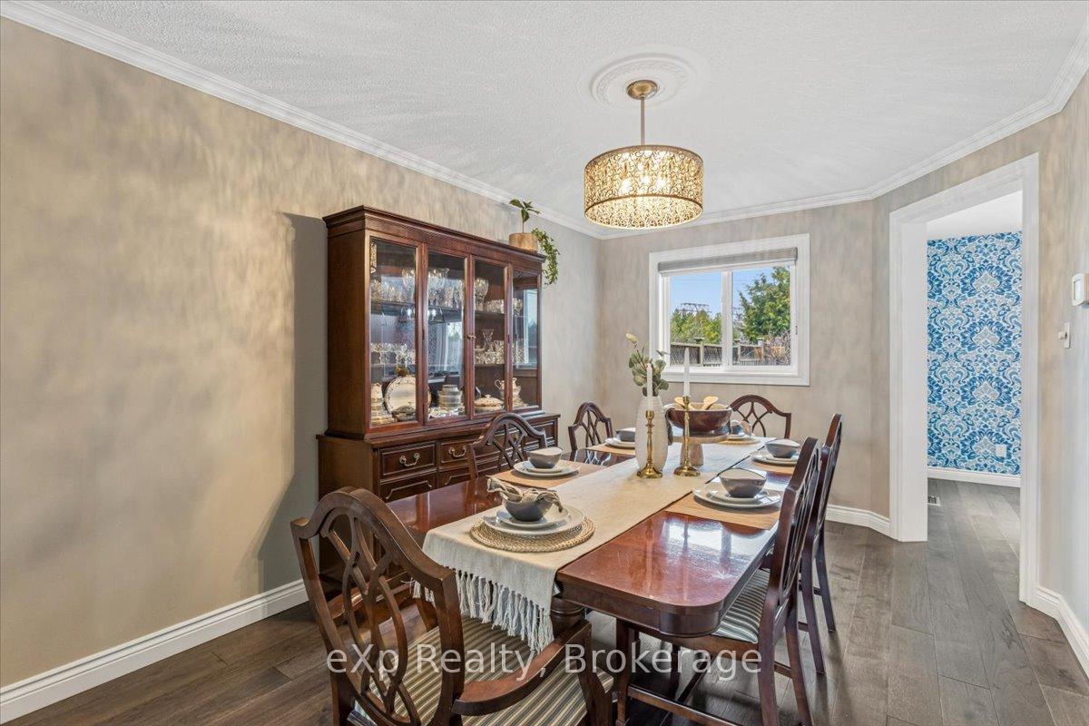 Photo 10 of 1067 Maury Crescent, Pickering, Liverpool — HOMEH