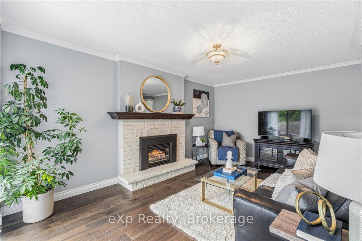 Photo 24 of 1067 Maury Crescent, Pickering, Liverpool — HOMEH