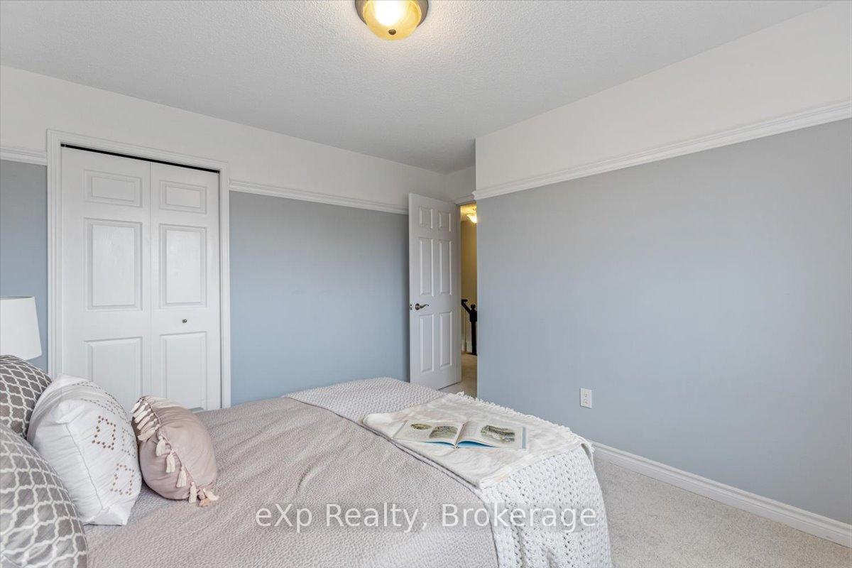 Photo 35 of 1067 Maury Crescent, Pickering, Liverpool — HOMEH