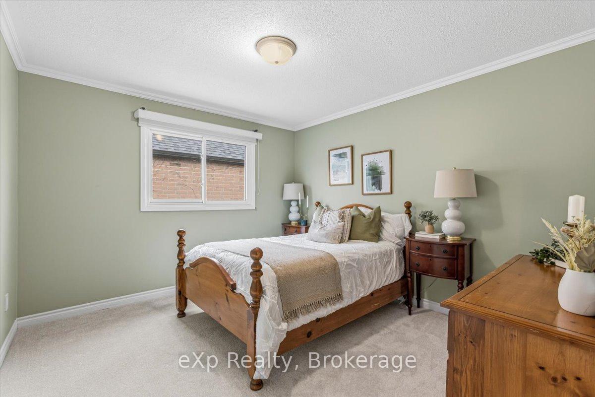 Photo 36 of 1067 Maury Crescent, Pickering, Liverpool — HOMEH