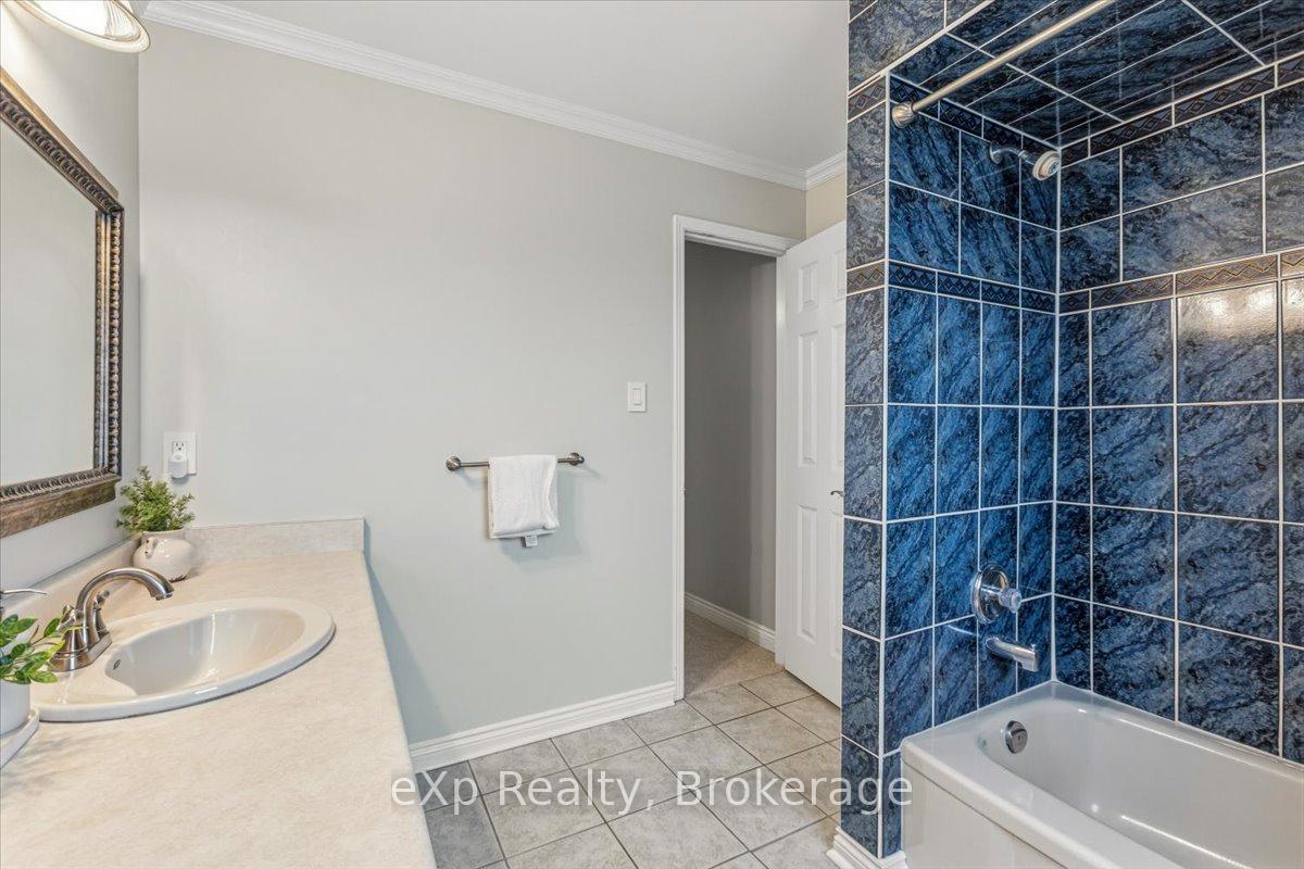 Photo 41 of 1067 Maury Crescent, Pickering, Liverpool — HOMEH