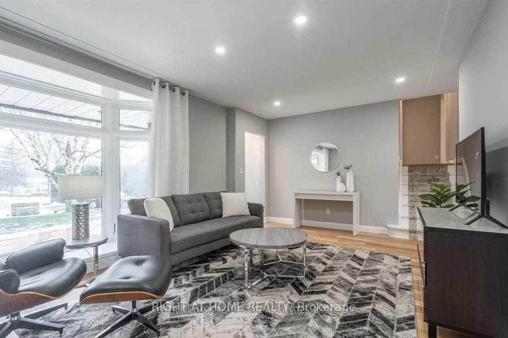 Photo 3 of 530 Lynda Lane, Hamilton, Ancaster — HOMEH