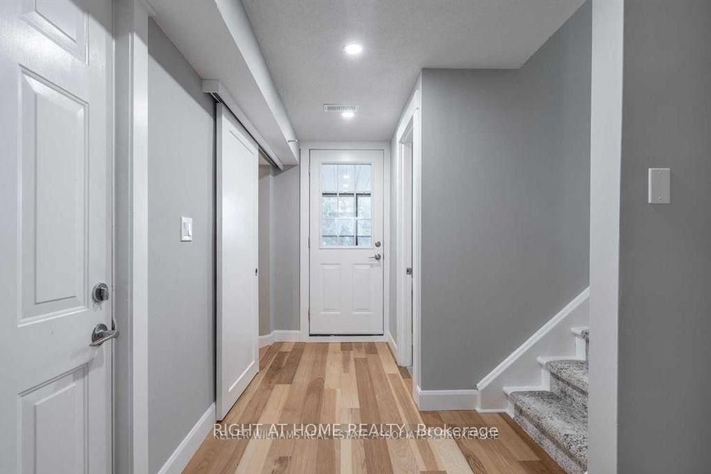 Photo 14 of 530 Lynda Lane, Hamilton, Ancaster — HOMEH