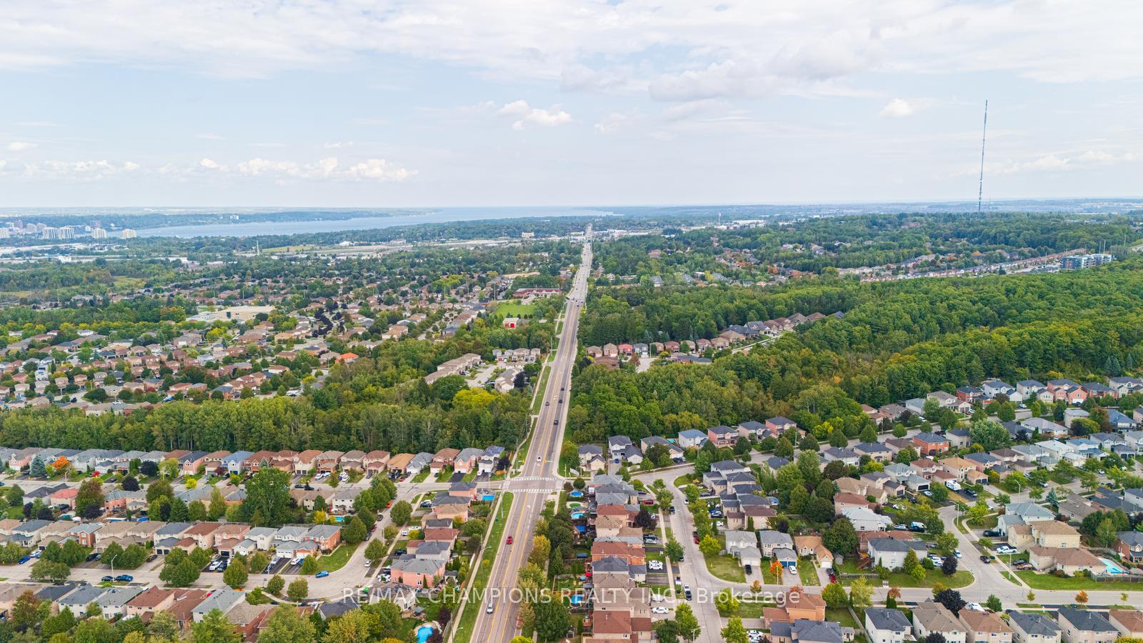 Photo 8 of 20 Bell Street, Barrie, Ardagh — HOMEH