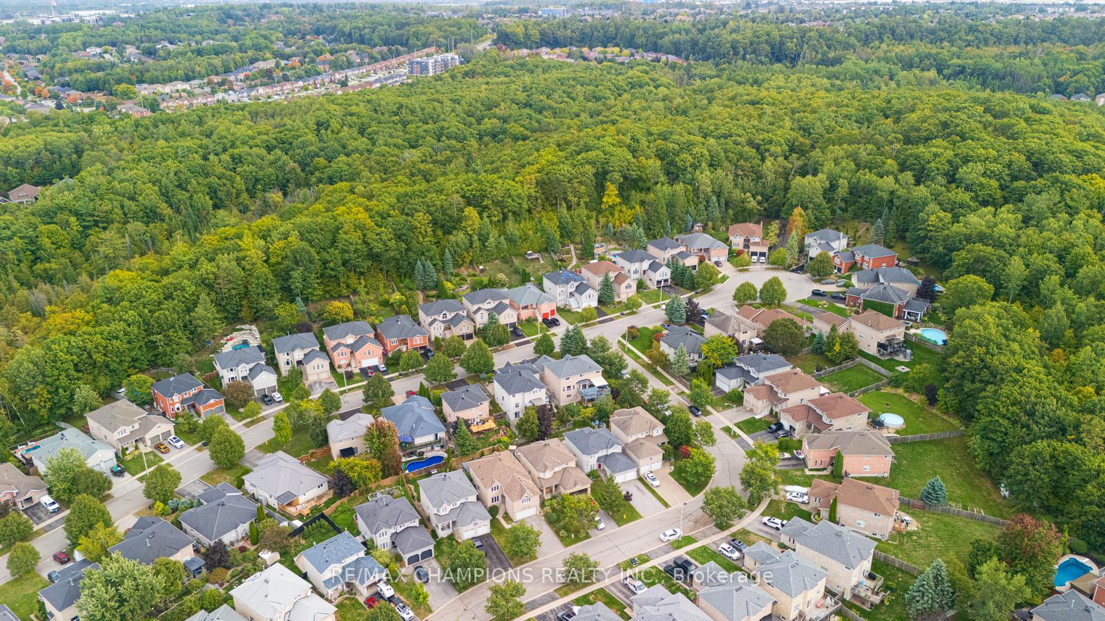 Photo 9 of 20 Bell Street, Barrie, Ardagh — HOMEH