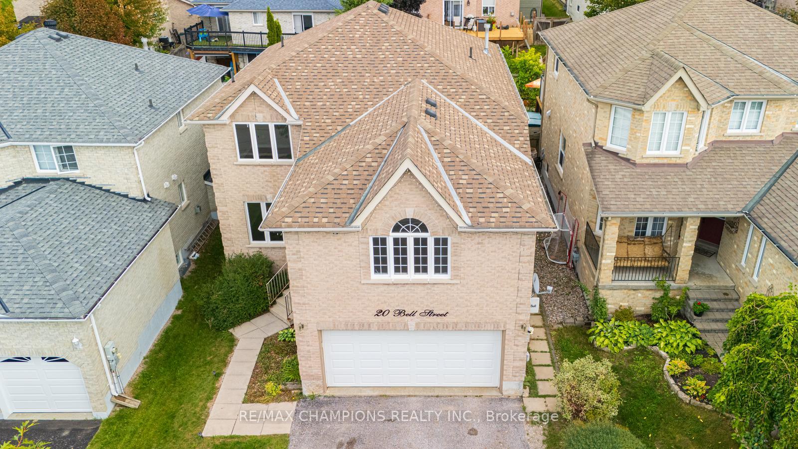 Photo 10 of 20 Bell Street, Barrie, Ardagh — HOMEH