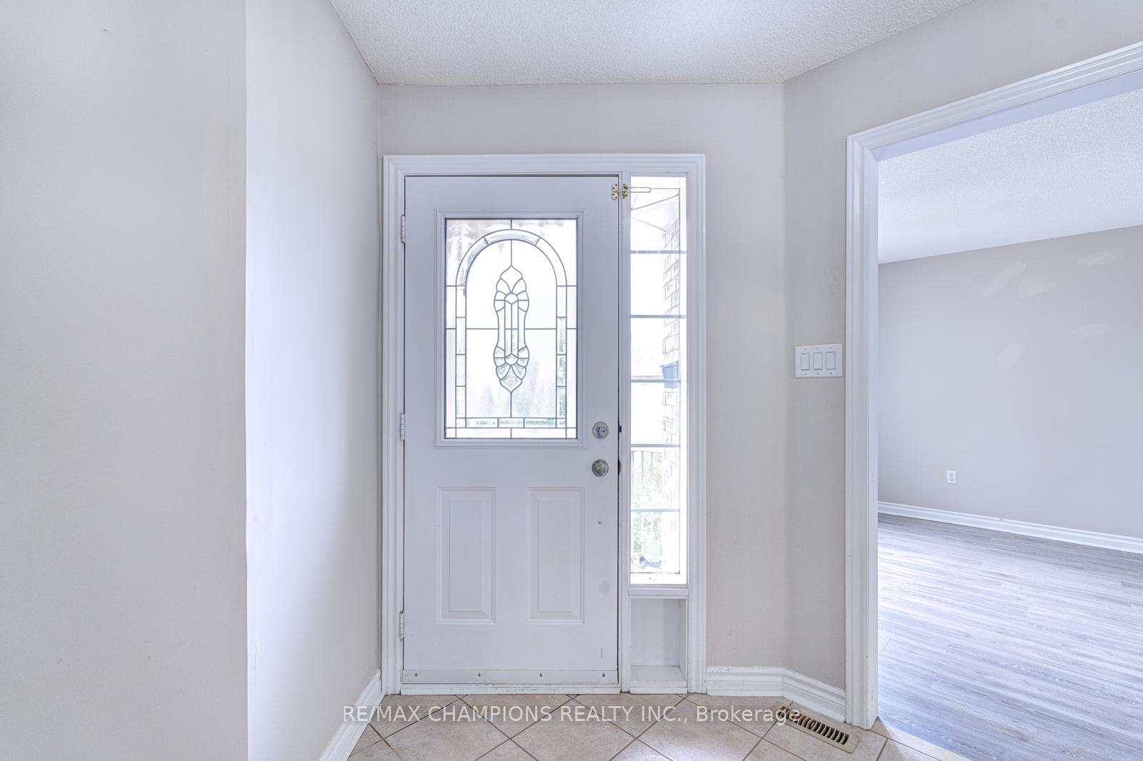 Photo 11 of 20 Bell Street, Barrie, Ardagh — HOMEH