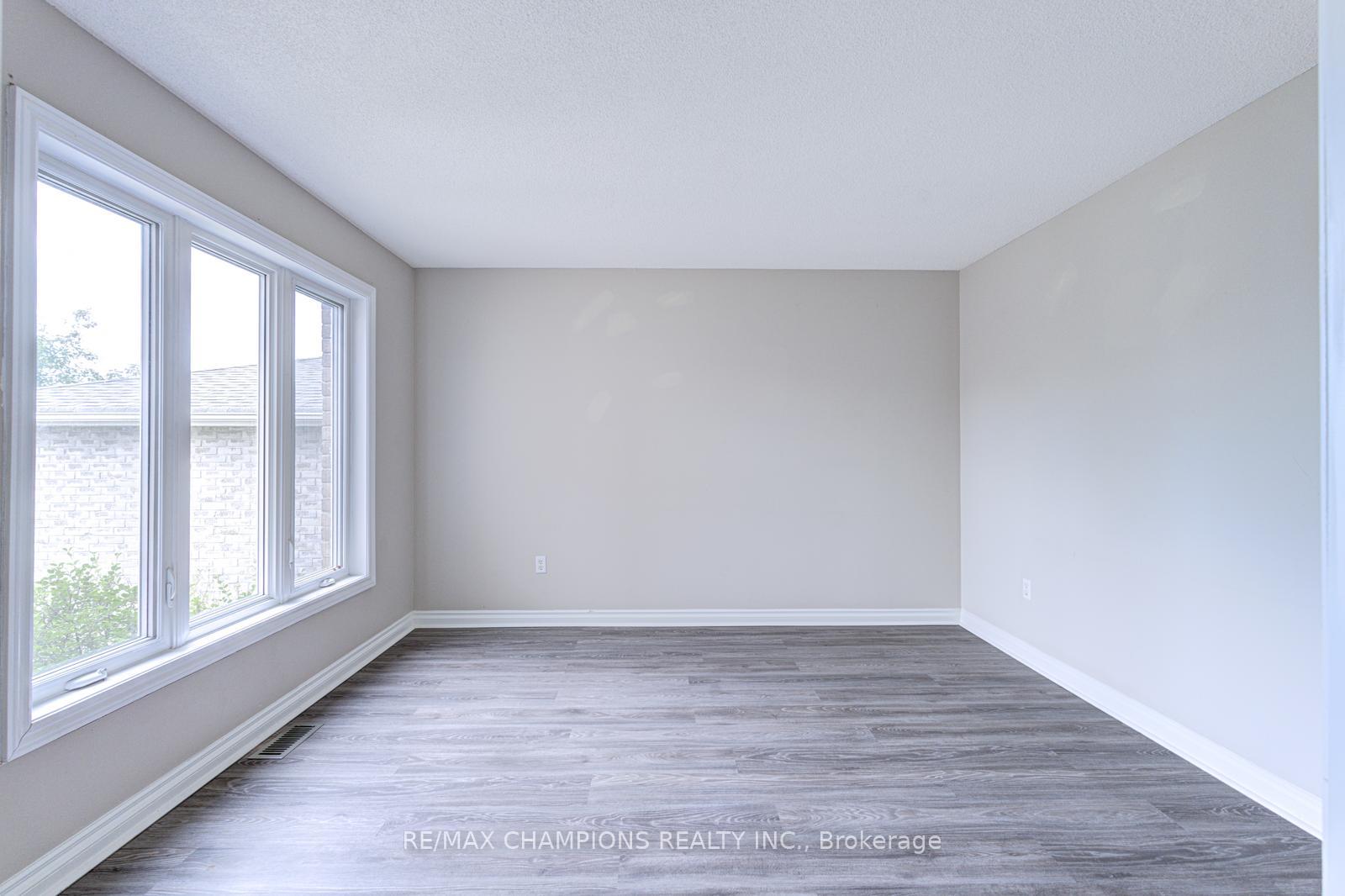 Photo 13 of 20 Bell Street, Barrie, Ardagh — HOMEH